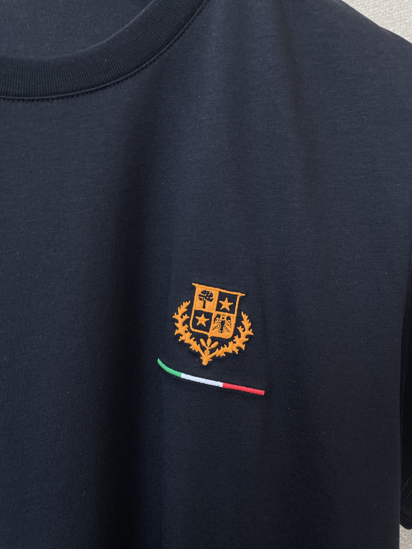 。Loro Piana-Loro Piana诺悠翩雅💥砸锅卖铁都要上的新款新款原单男士休闲短袖 高端定制