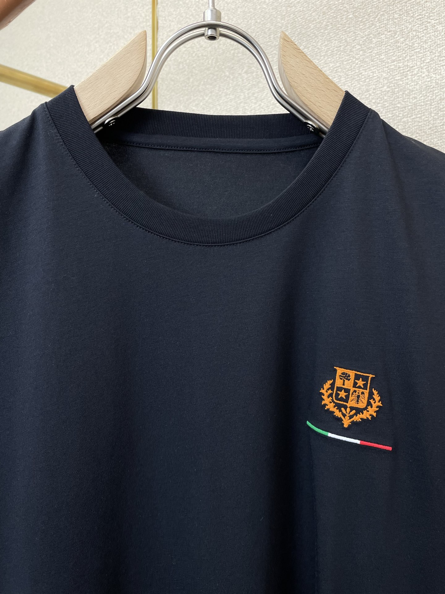 。Loro Piana-Loro Piana诺悠翩雅💥砸锅卖铁都要上的新款新款原单男士休闲短袖 高端定制