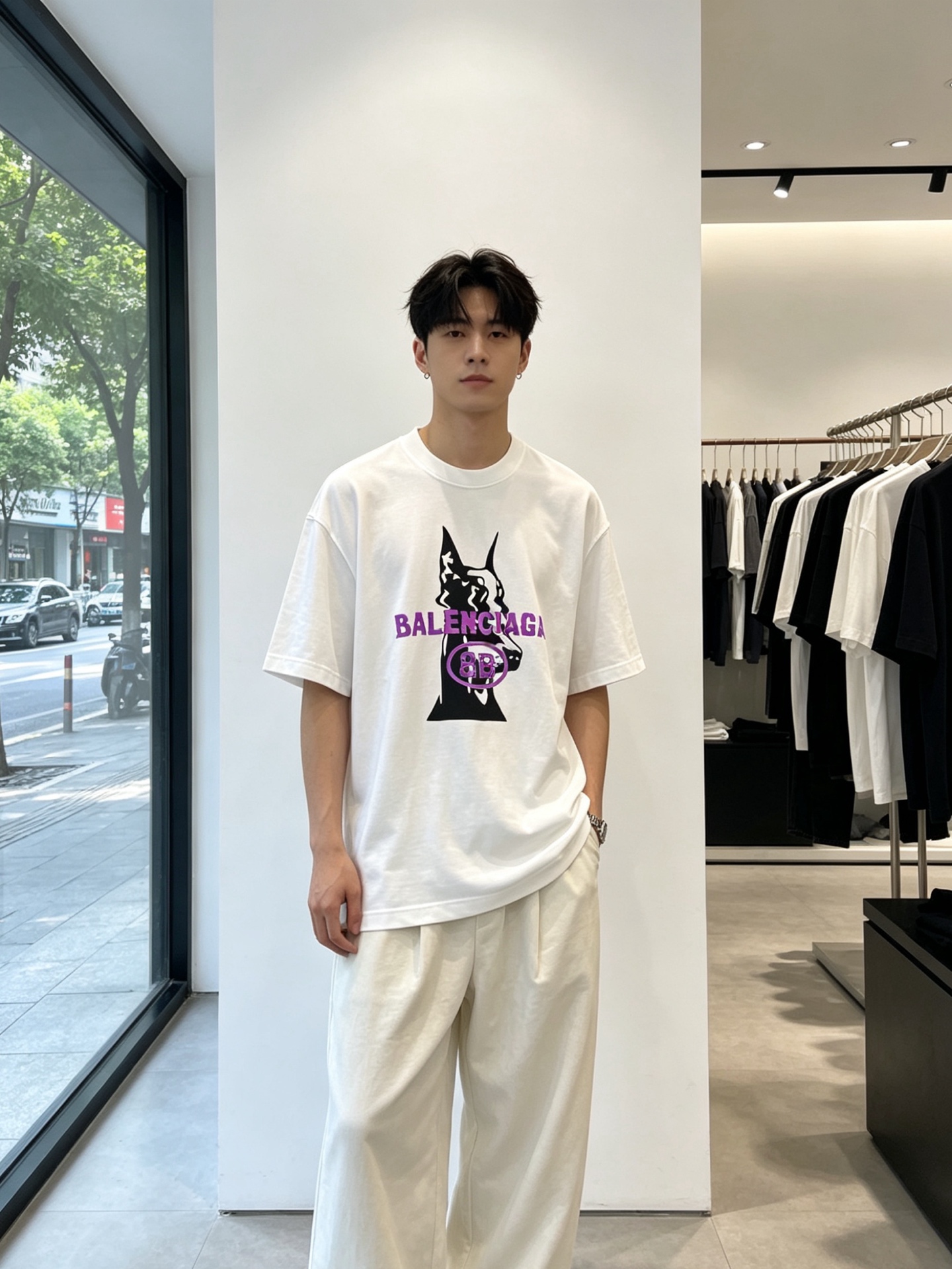 NO:917738,.Balenciaga's new and original men's casual short-sleeves are sold at all times. High-end customization. High-end version. Fashionable and versatile imported fabrics. Super soft and delicate feel. Skin-friendly and comfortable to wear. High-end boutique. The upper body is finely made by the factory. It is a must-have item for men. Three standards are complete. Size S-3XL,,balenciaga,balenciaga,T-shirt,19860909.Balenciaga巴黎世家砸锅卖铁都要上的新款新款原单男士休闲短袖 高端定制 高端版本 时尚百搭爆款进口面料 手感超柔软细腻 穿着亲肤舒适 高端精品 代工厂精细做上身非常赞 男士必备单品 三标齐全 码数S-3XL,,balenciaga,balenciaga,T-shirt,,Men's clothing