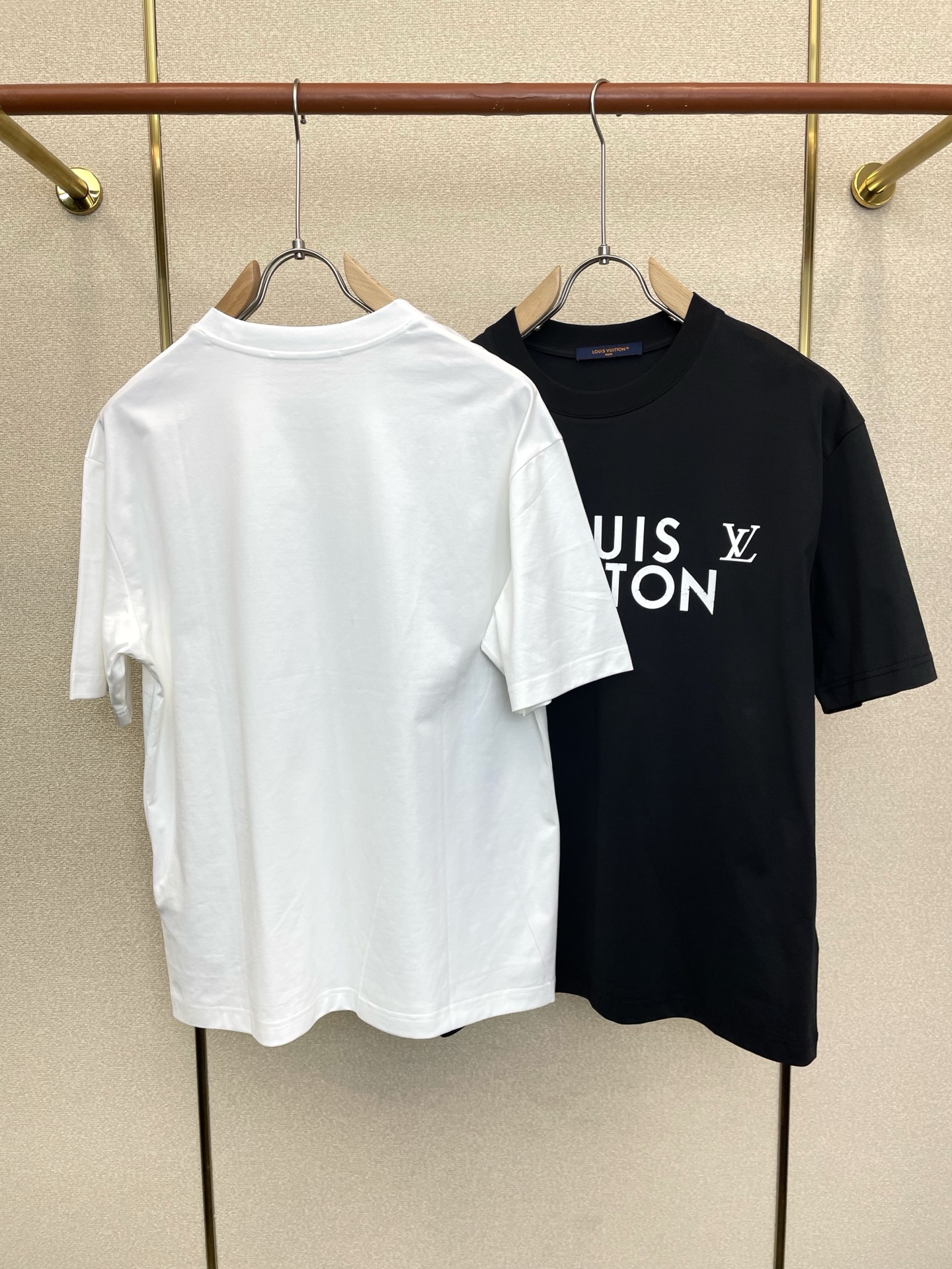 。Louis Vuitton路易威登💥独家专供新款原单男士休闲短袖 高端定制 高端版本 时尚百搭爆款⚠️