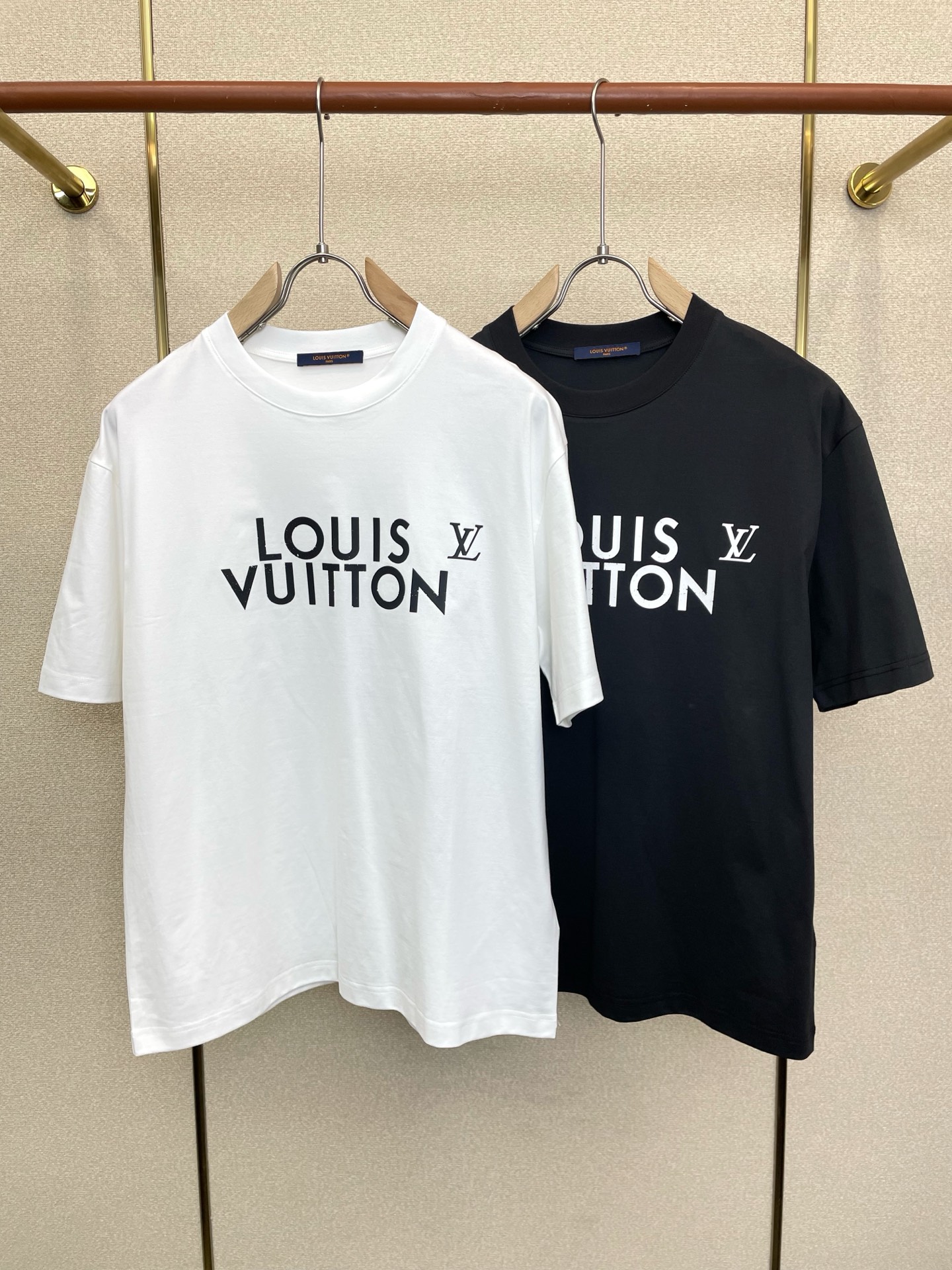 。Louis Vuitton路易威登💥独家专供新款原单男士休闲短袖 高端定制 高端版本 时尚百搭爆款⚠️