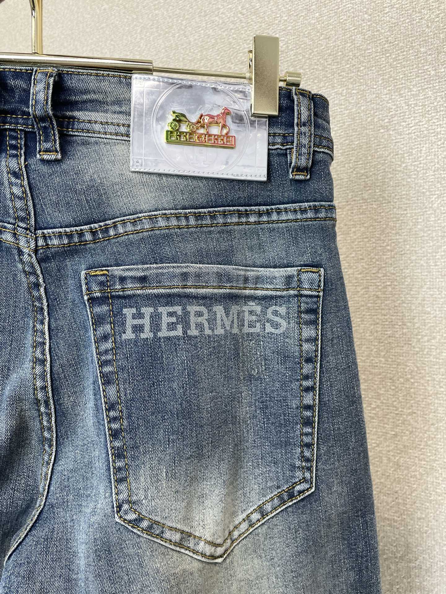 。Hermès爱马仕💥砸锅卖铁都要上的新款新款休闲牛仔裤👖高端版本 专柜定制面料 透气舒适度高，细节无可