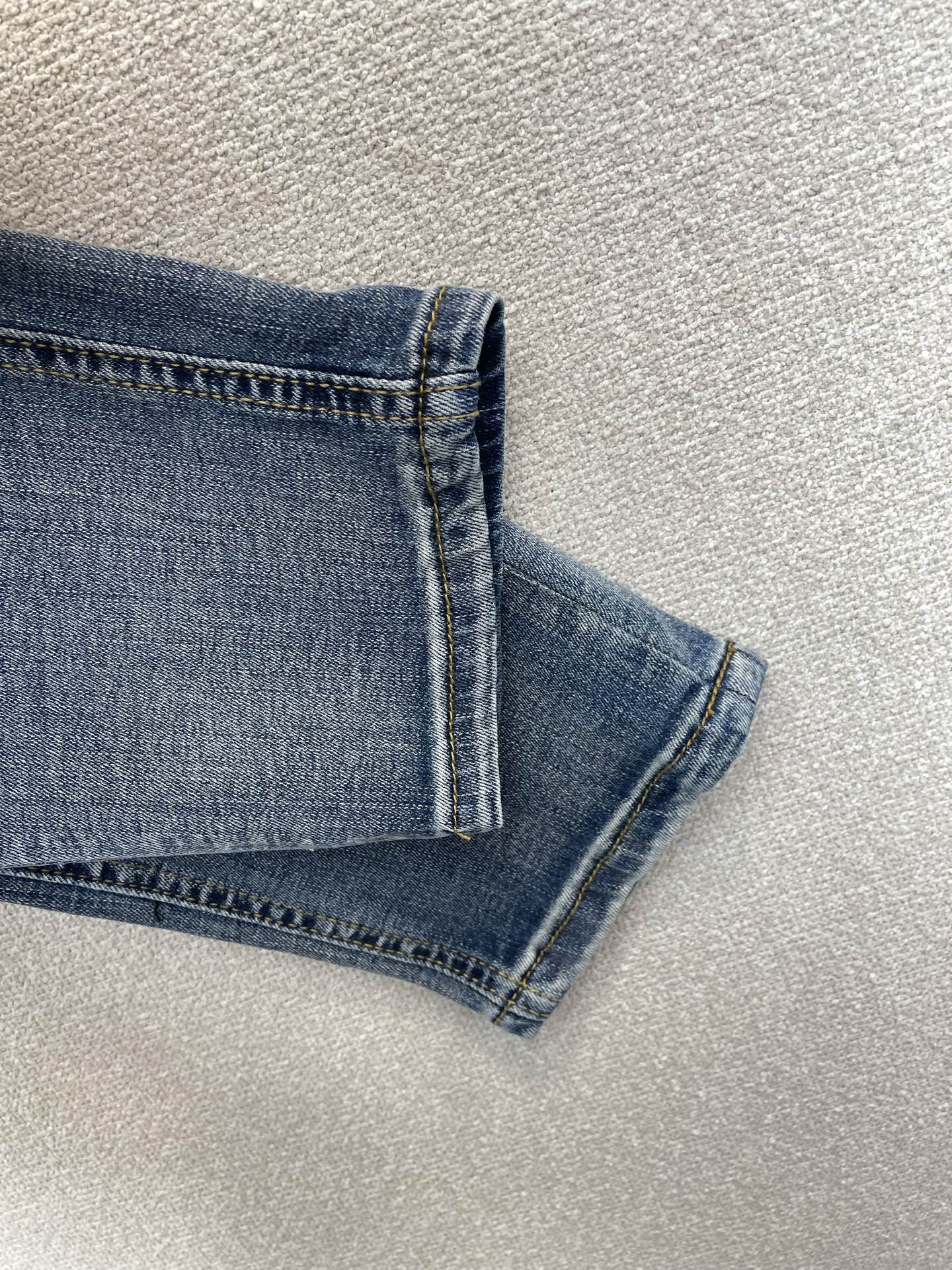。Hermès爱马仕💥砸锅卖铁都要上的新款新款休闲牛仔裤👖高端版本 专柜定制面料 透气舒适度高，细节无可