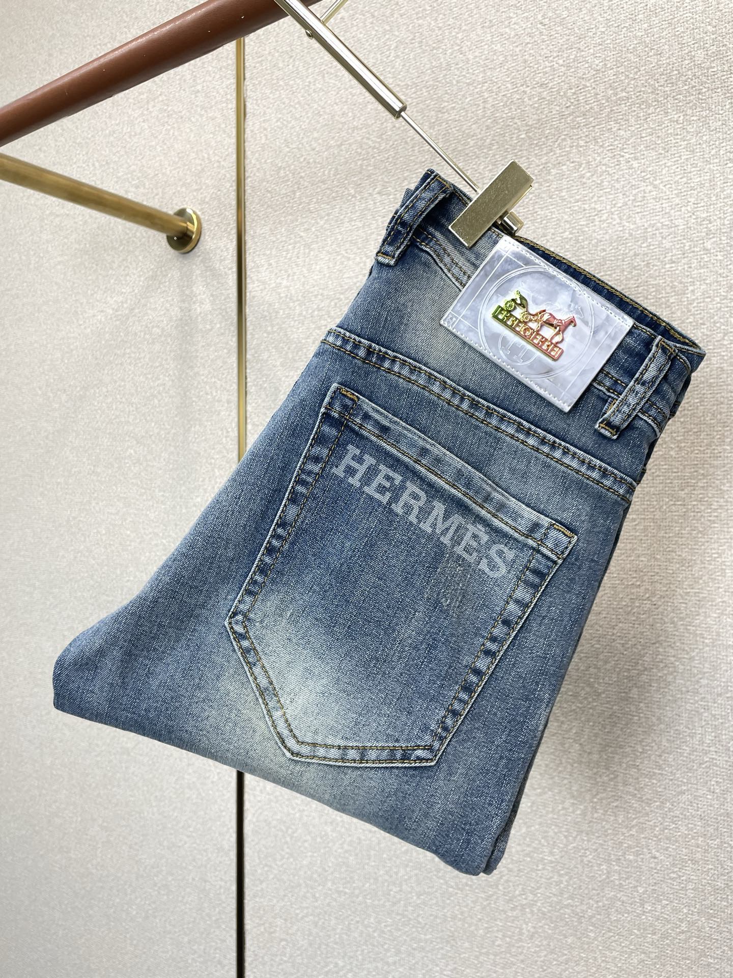 。Hermès爱马仕💥砸锅卖铁都要上的新款新款休闲牛仔裤👖高端版本 专柜定制面料 透气舒适度高，细节无可