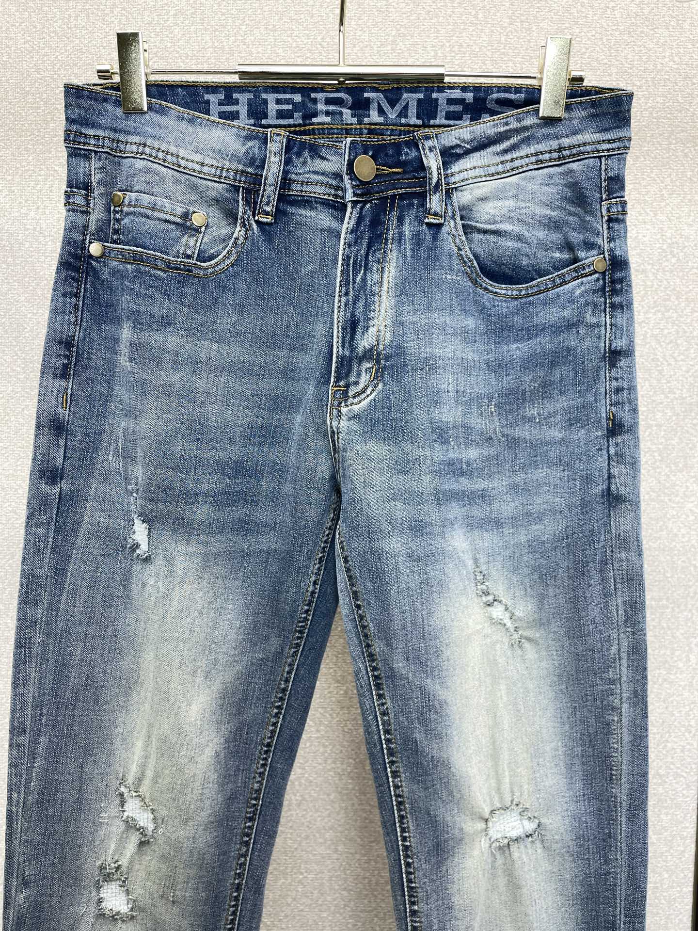 。Hermès爱马仕💥砸锅卖铁都要上的新款新款休闲牛仔裤👖高端版本 专柜定制面料 透气舒适度高，细节无可