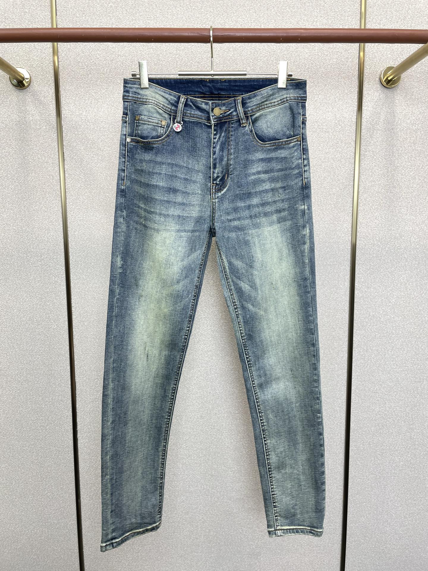 。Gucci古驰💥砸锅卖铁都要上的新款新款休闲牛仔裤👖高端版本 专柜定制面料 透气舒适度高，细节无可挑剔