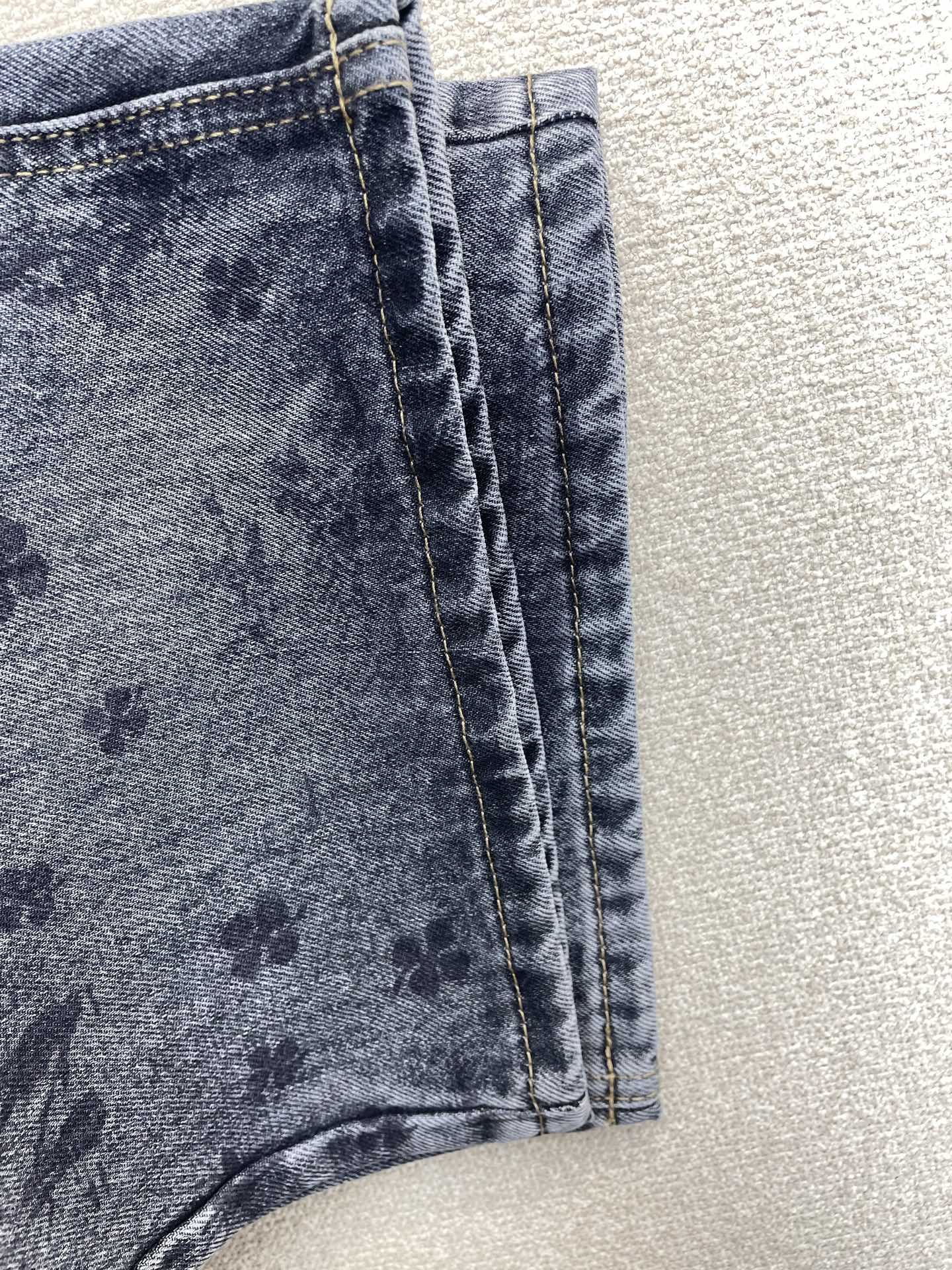 。Louis Vuitton路易威登💥砸锅卖铁都要上的新款新款休闲牛仔裤👖高端版本 专柜定制面料 透气舒