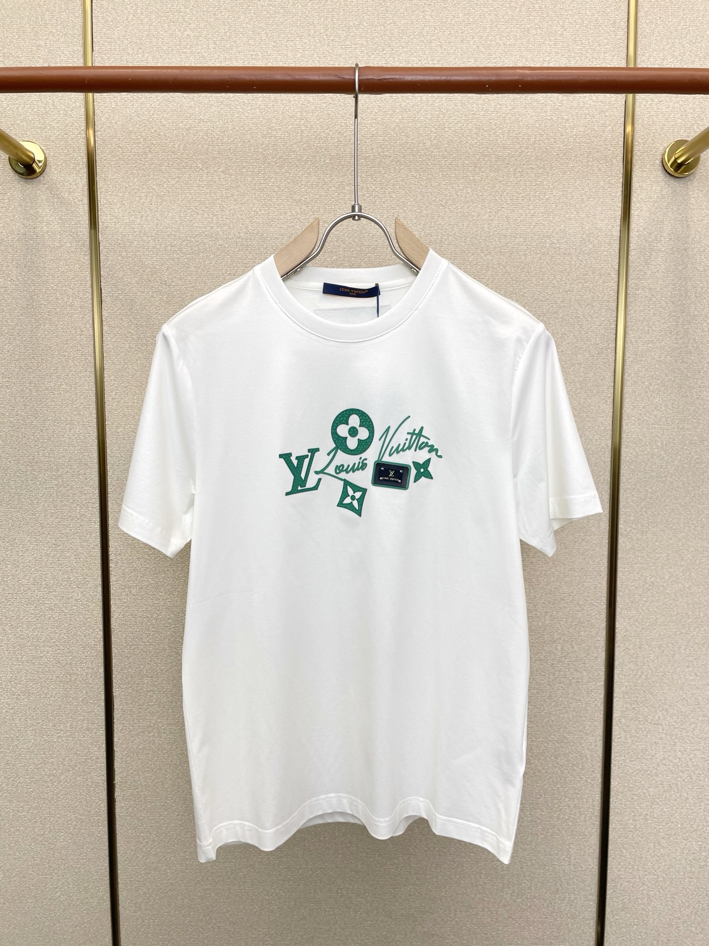 。Louis Vuitton路易威登💥砸锅卖铁都要上的新款新款原单男士休闲短袖 高端定制 高端版本 时尚