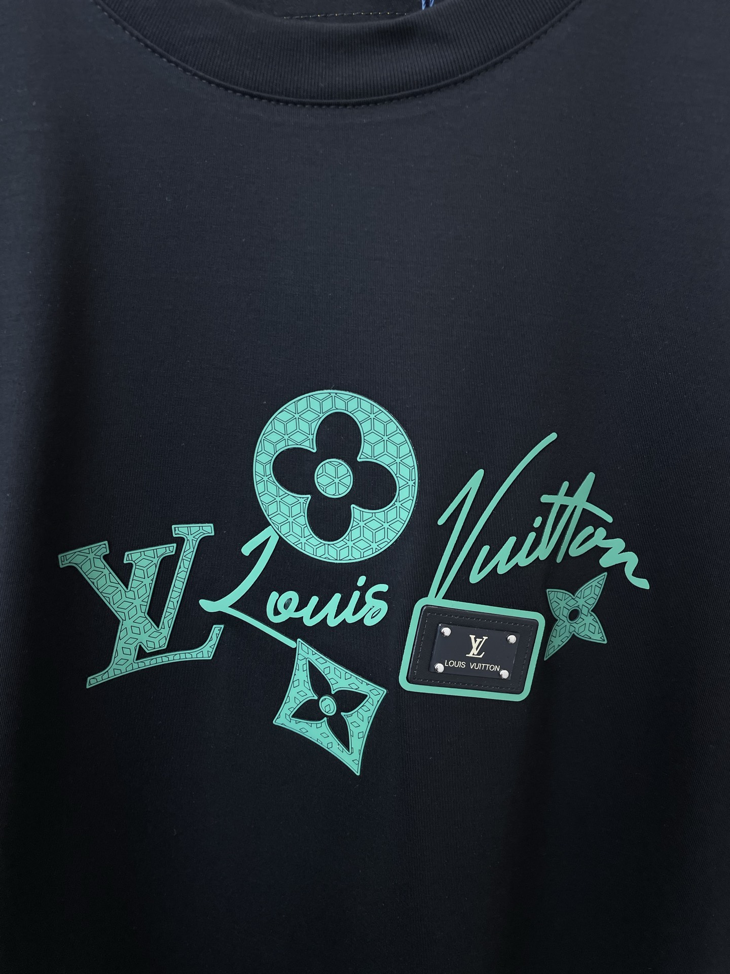 。Louis Vuitton路易威登💥砸锅卖铁都要上的新款新款原单男士休闲短袖 高端定制 高端版本 时尚