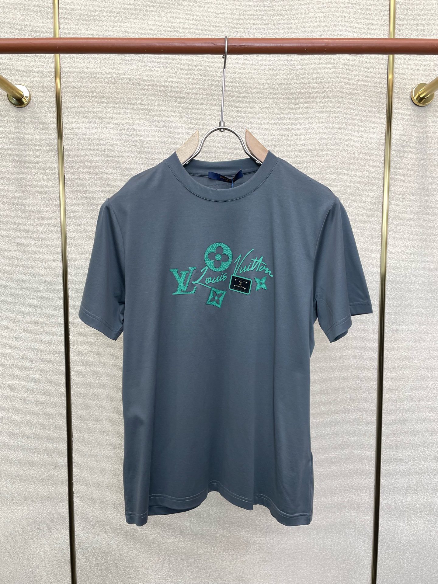 。Louis Vuitton路易威登💥砸锅卖铁都要上的新款新款原单男士休闲短袖 高端定制 高端版本 时尚