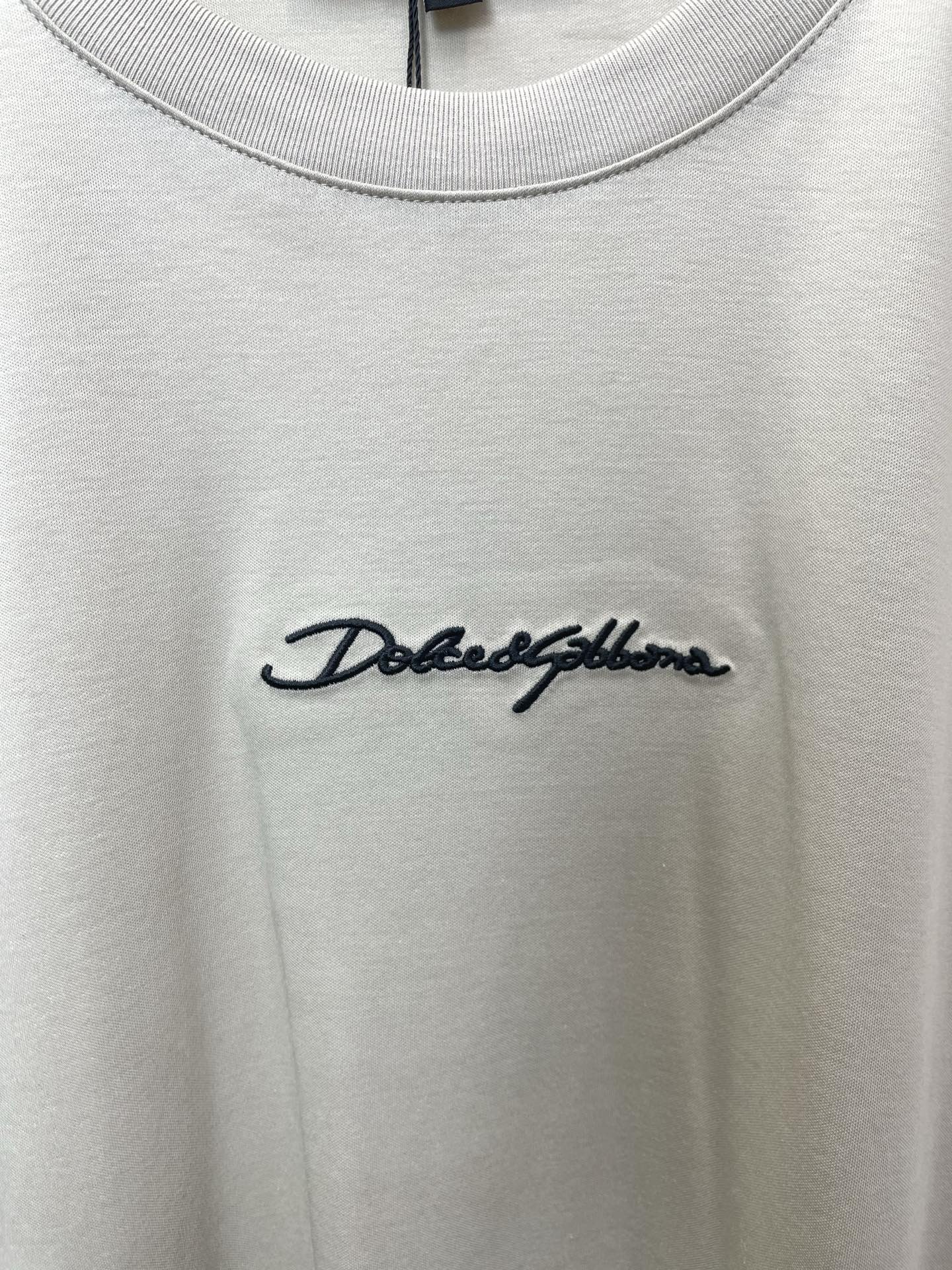 。Dolce&Gabbana杜嘉班纳💥砸锅卖铁都要上的新款新款原单男士休闲短袖 高端定制 高端版本 时尚