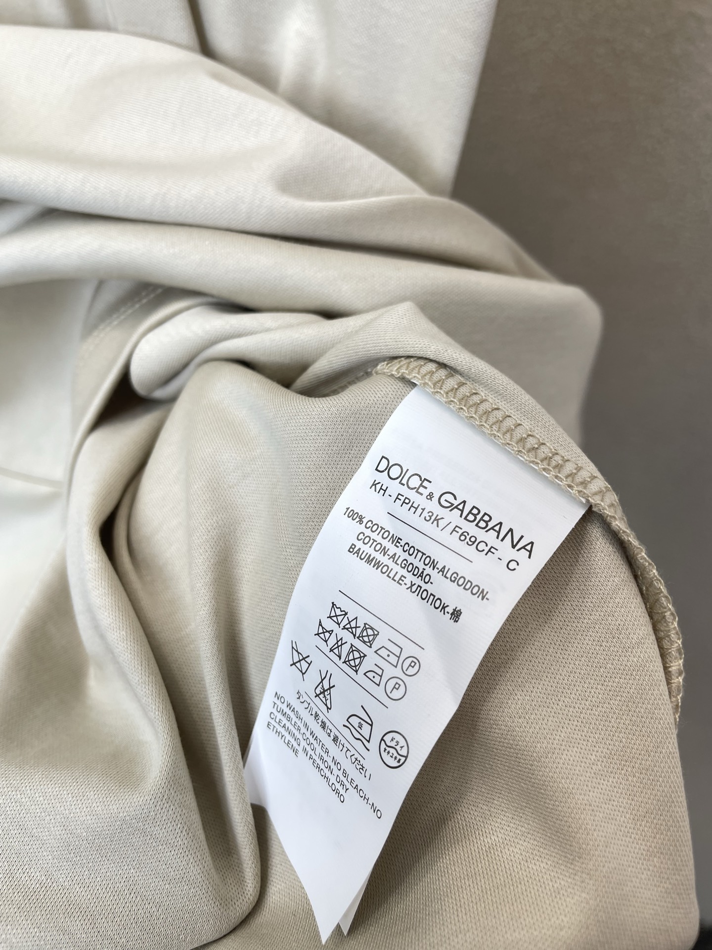 。Dolce&Gabbana杜嘉班纳💥砸锅卖铁都要上的新款新款原单男士休闲短袖 高端定制 高端版本 时尚