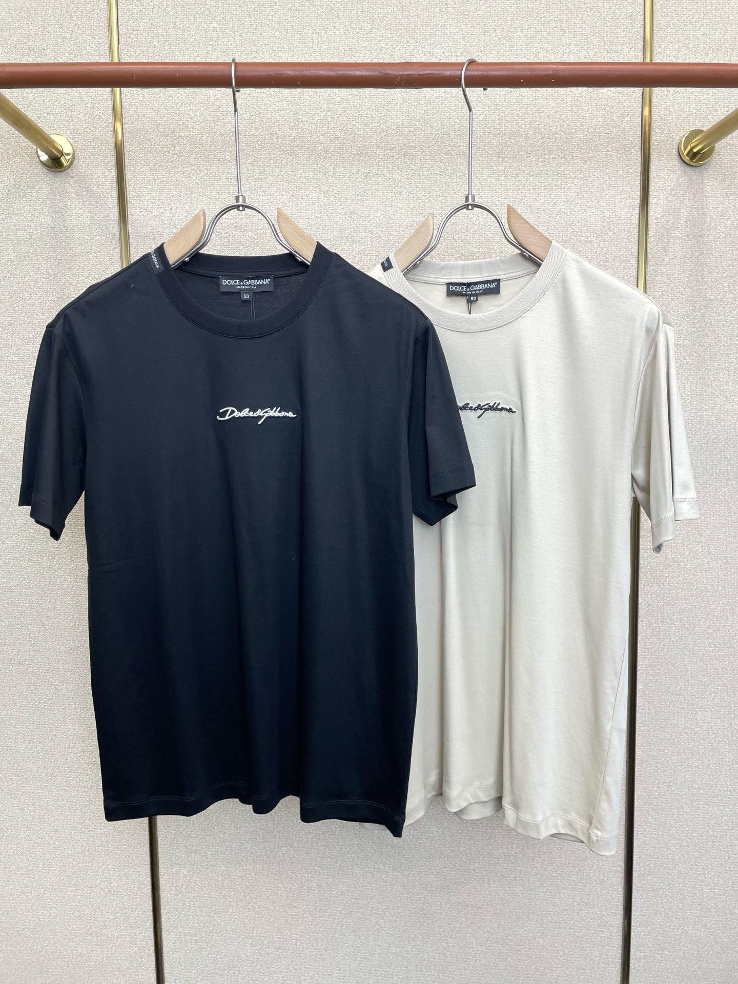 。Dolce&Gabbana杜嘉班纳💥砸锅卖铁都要上的新款新款原单男士休闲短袖 高端定制 高端版本 时尚