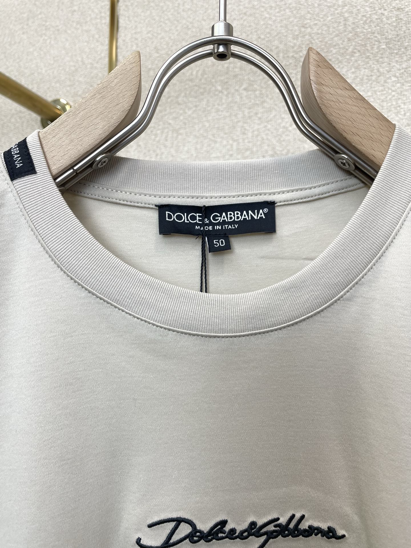 。Dolce&Gabbana杜嘉班纳💥砸锅卖铁都要上的新款新款原单男士休闲短袖 高端定制 高端版本 时尚