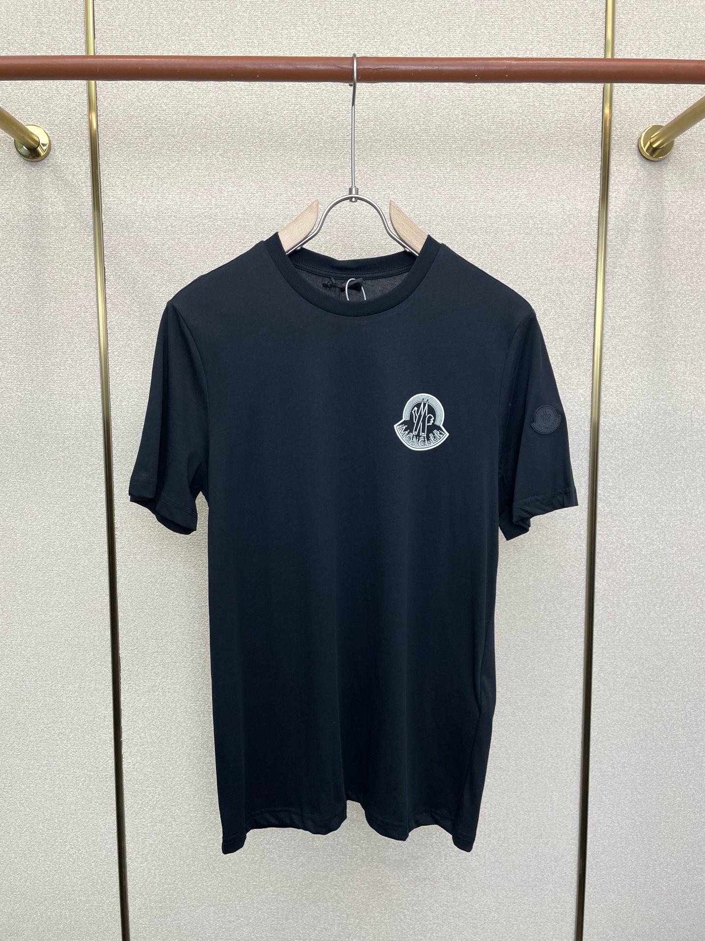 。Moncler蒙口💥砸锅卖铁都要上的新款新款原单男士休闲短袖 高端定制 高端版本 时尚百搭爆款⚠️⚠️