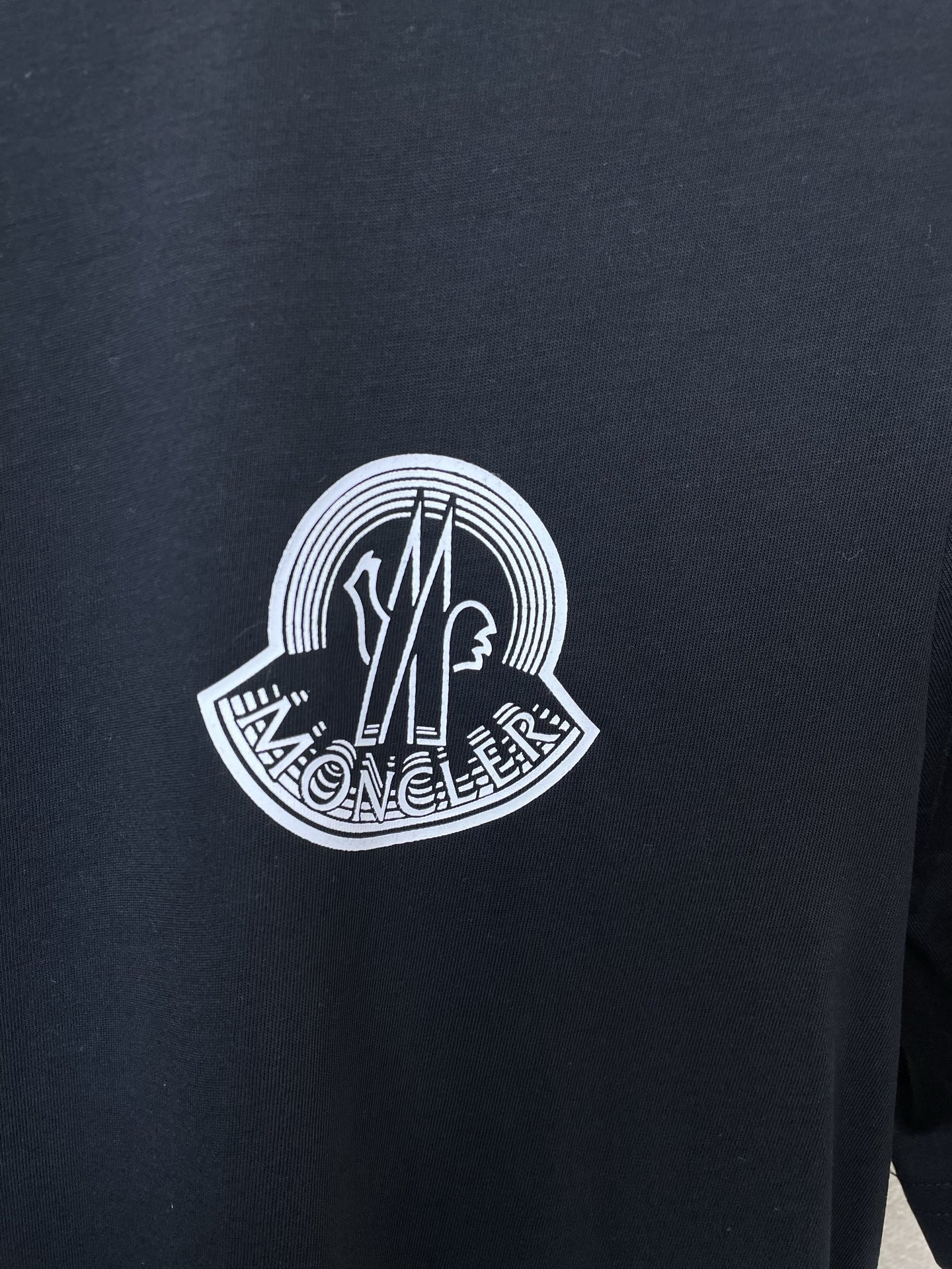 。Moncler蒙口💥砸锅卖铁都要上的新款新款原单男士休闲短袖 高端定制 高端版本 时尚百搭爆款⚠️⚠️