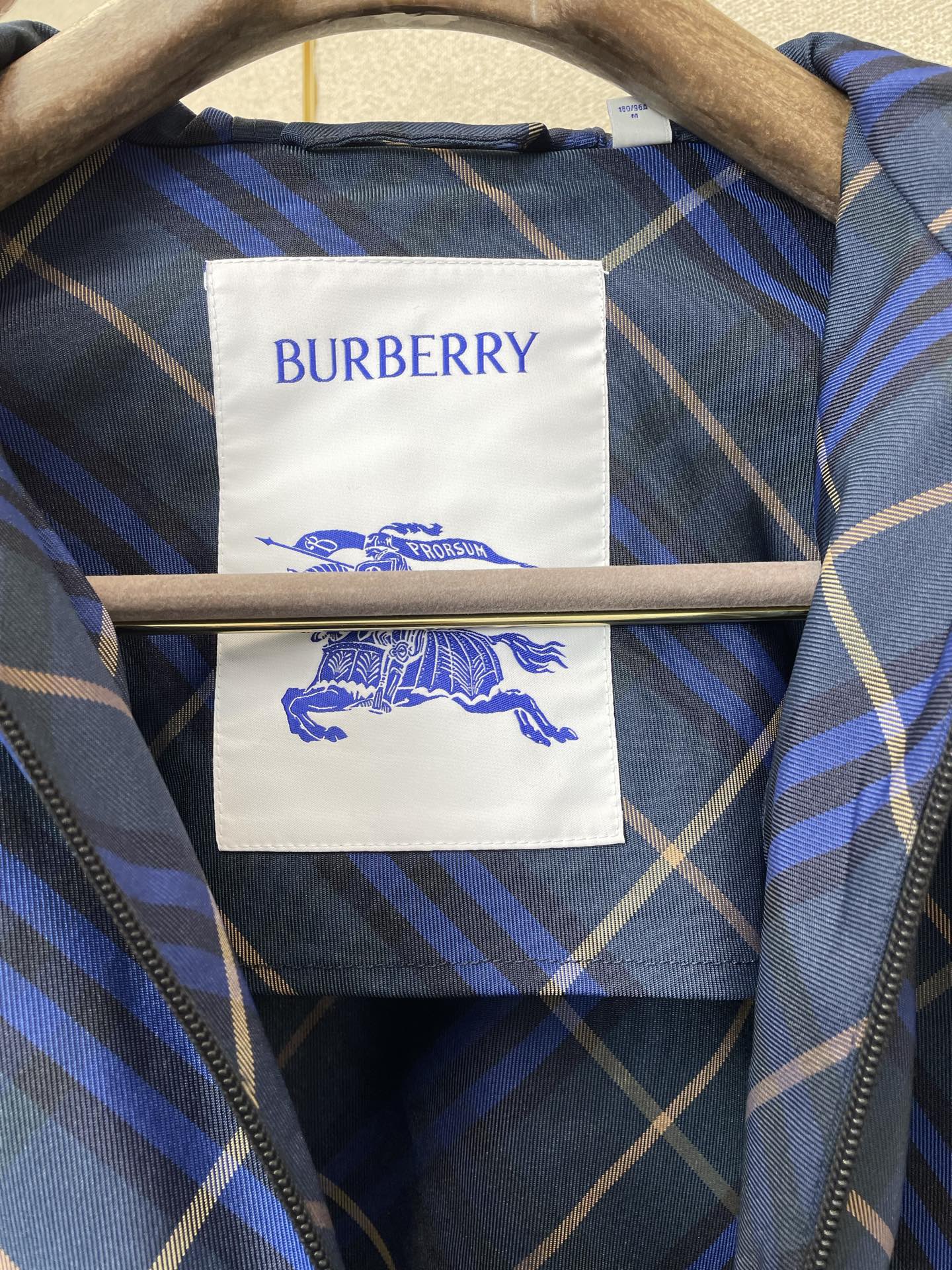 。Burberry巴宝莉💥砸锅卖铁都要上的新款新款原单男士休闲连帽外套 高端定制 高端版本 时尚百搭爆款