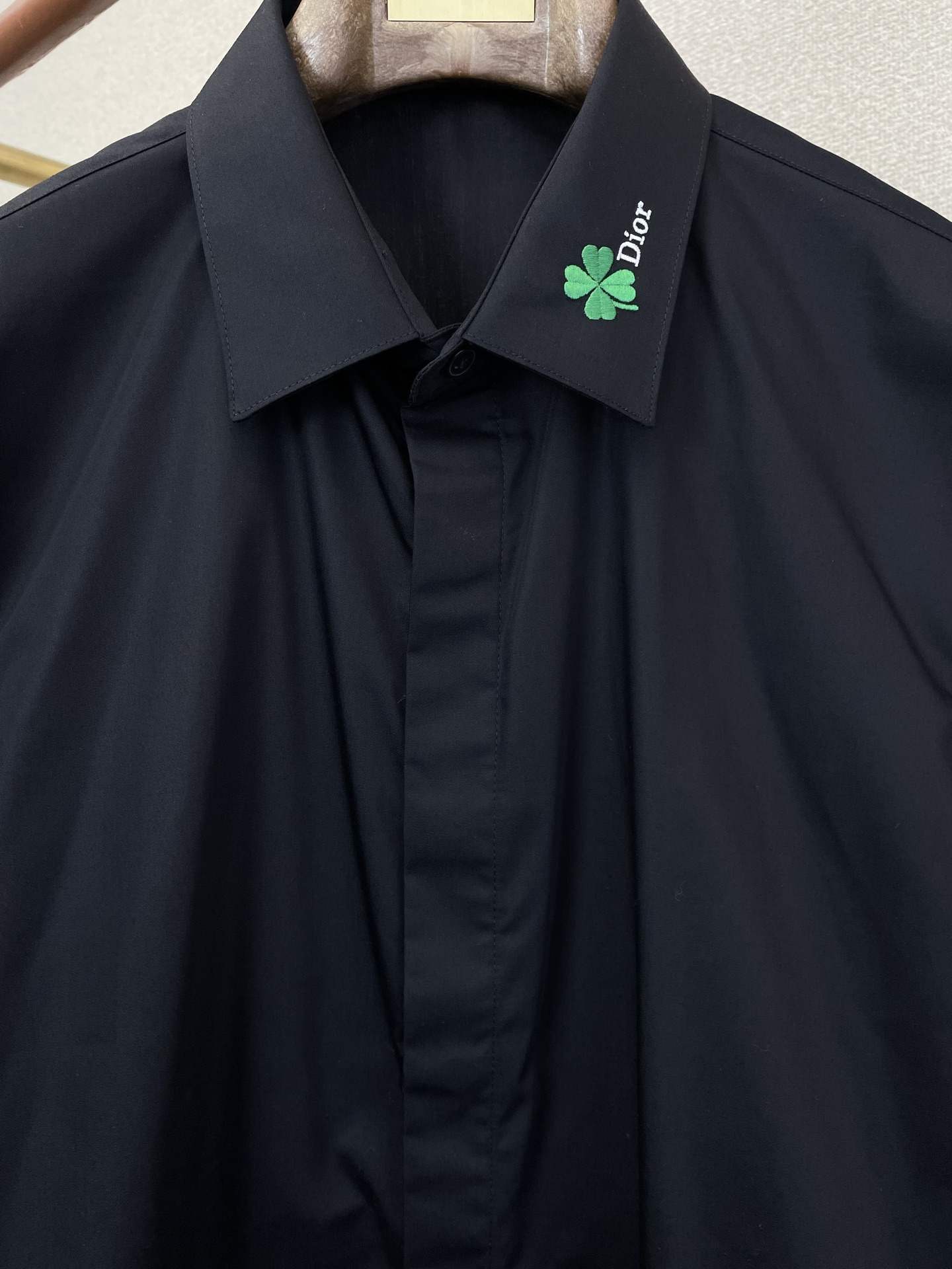 。Dior迪奥💥砸锅卖铁都要上的新款新款原单男士休闲长袖衬衫 高端定制 高端版本 时尚百搭爆款⚠️⚠️✨