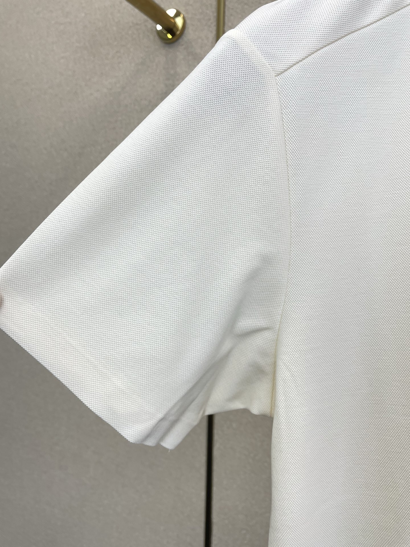 。Loro Piana-Loro Piana诺悠翩雅💥砸锅卖铁都要上的新款新款原单男士休闲短袖 高端定制