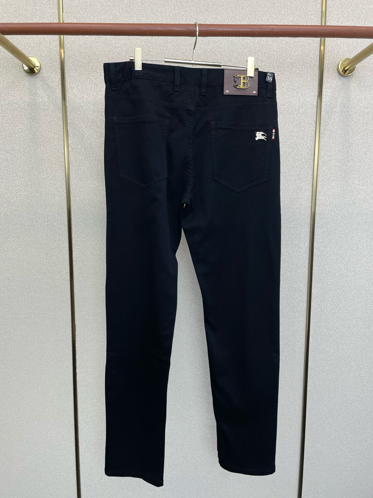 。Burberry巴宝莉💥砸锅卖铁都要上的新款新款休闲牛仔裤👖高端版本 专柜定制面料 透气舒适度高，细节