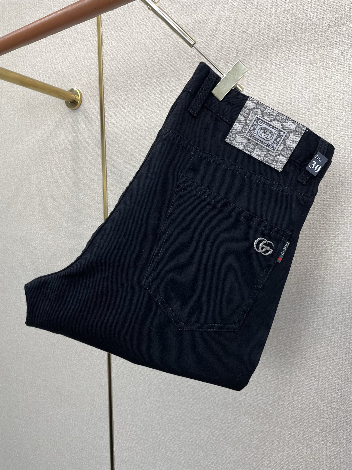 。Gucci古驰💥砸锅卖铁都要上的新款新款休闲牛仔裤👖高端版本 专柜定制面料 透气舒适度高，细节无可挑剔