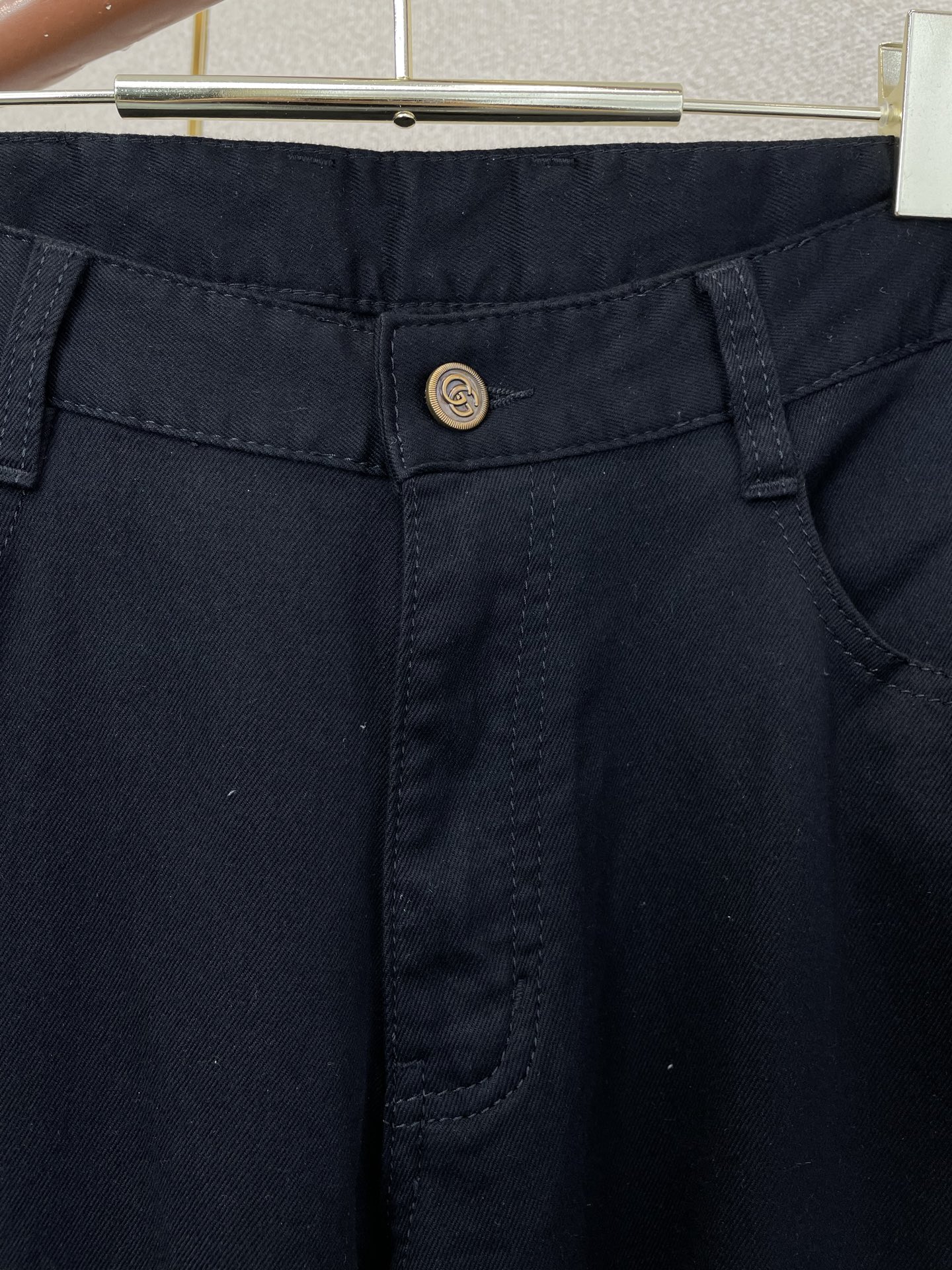 。Gucci古驰💥砸锅卖铁都要上的新款新款休闲牛仔裤👖高端版本 专柜定制面料 透气舒适度高，细节无可挑剔