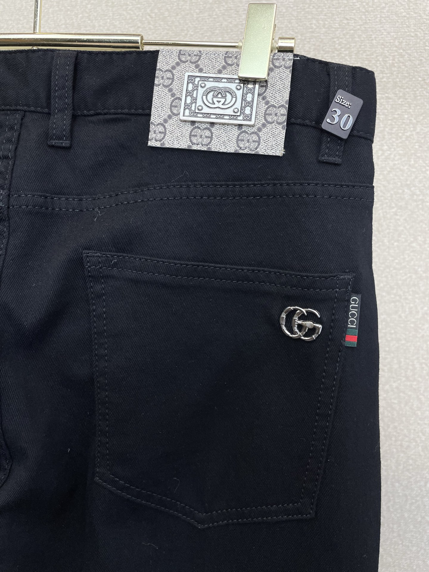 。Gucci古驰💥砸锅卖铁都要上的新款新款休闲牛仔裤👖高端版本 专柜定制面料 透气舒适度高，细节无可挑剔