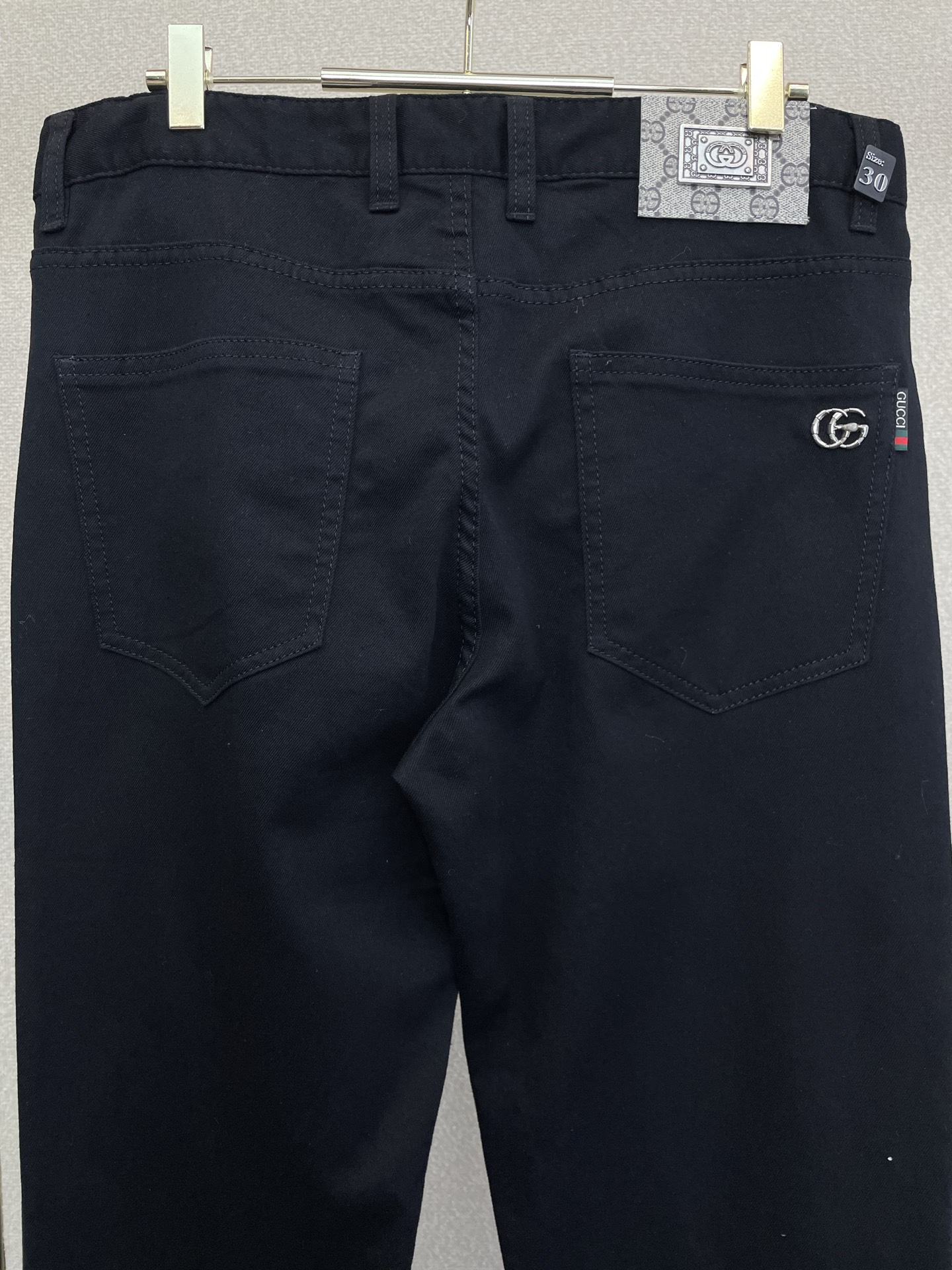 。Gucci古驰💥砸锅卖铁都要上的新款新款休闲牛仔裤👖高端版本 专柜定制面料 透气舒适度高，细节无可挑剔