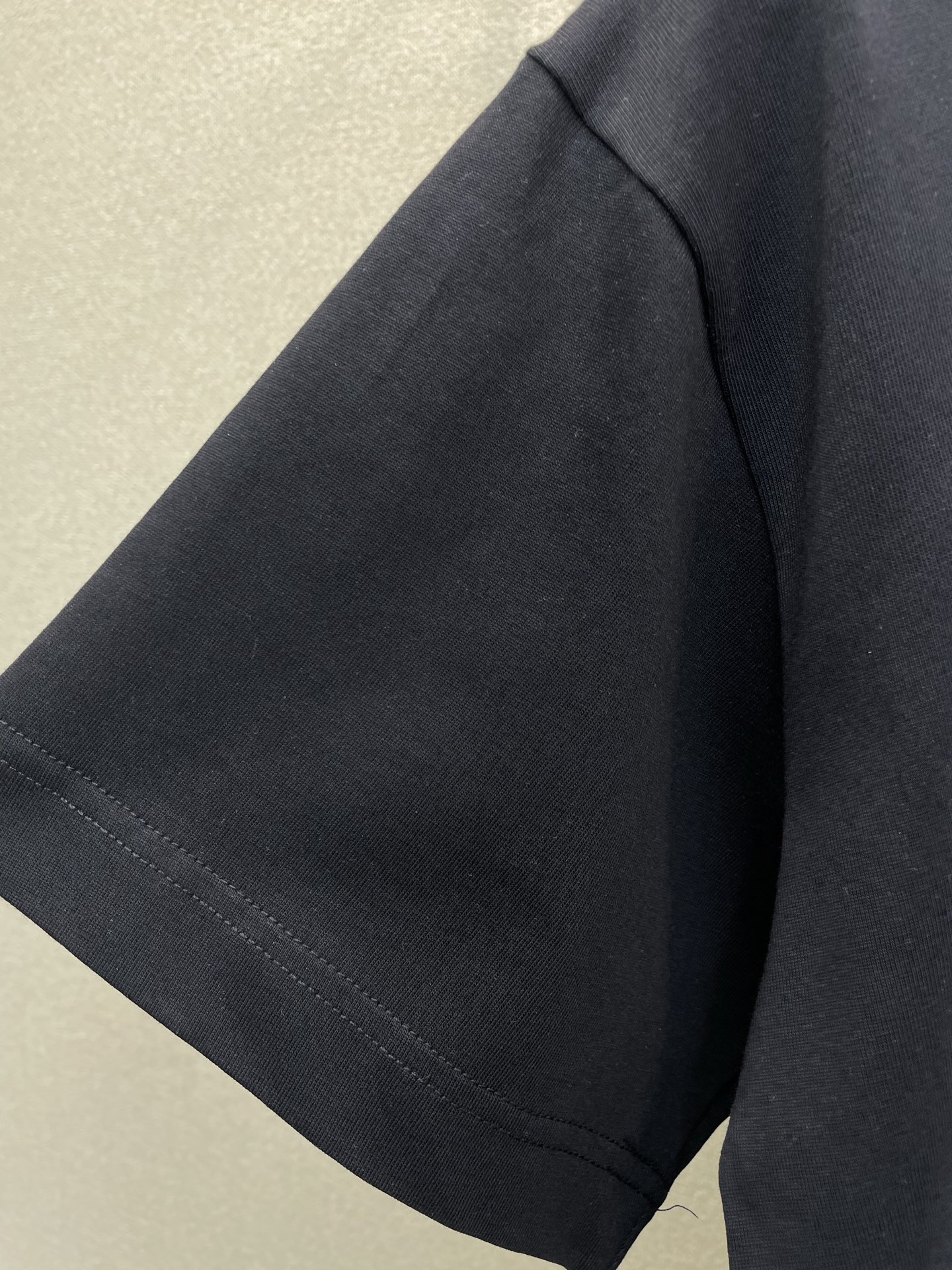 。Moncler蒙口💥砸锅卖铁都要上的新款新款原单男士休闲短袖 高端定制 高端版本 时尚百搭爆款⚠️⚠️