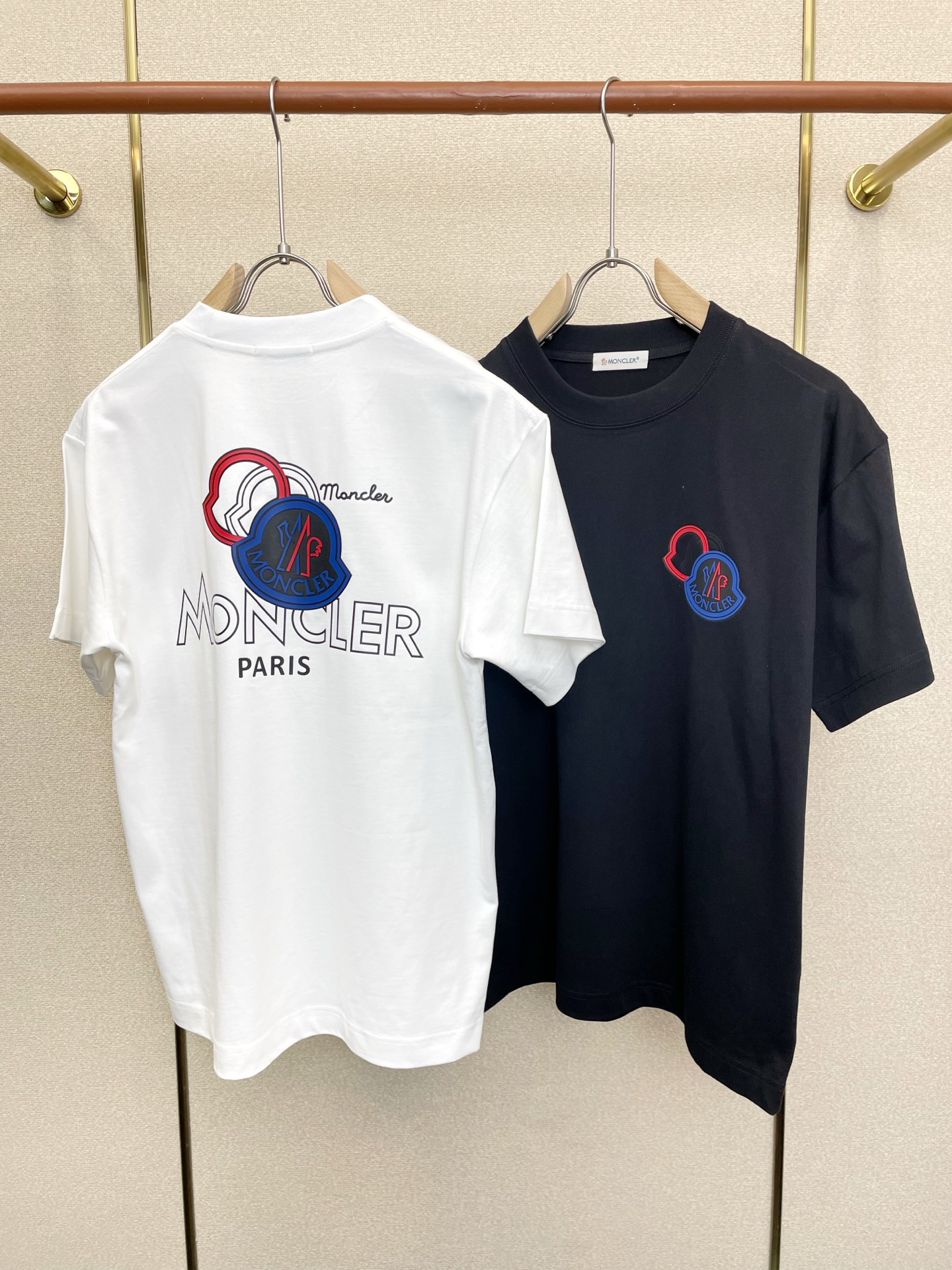。Moncler蒙口💥砸锅卖铁都要上的新款新款原单男士休闲短袖 高端定制 高端版本 时尚百搭爆款⚠️⚠️