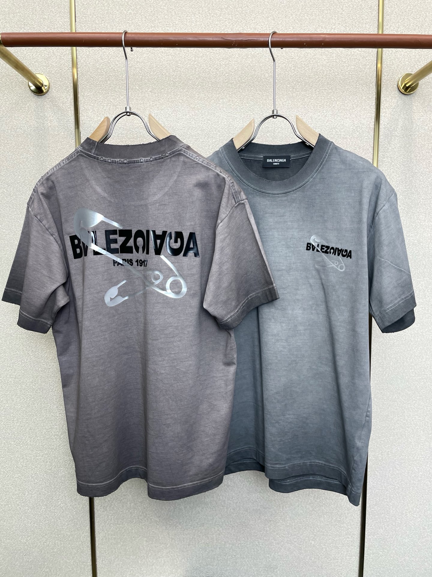 。Balenciaga巴黎世家💥砸锅卖铁都要上的新款新款原单男士休闲短袖 高端定制 高端版本 时尚百搭爆
