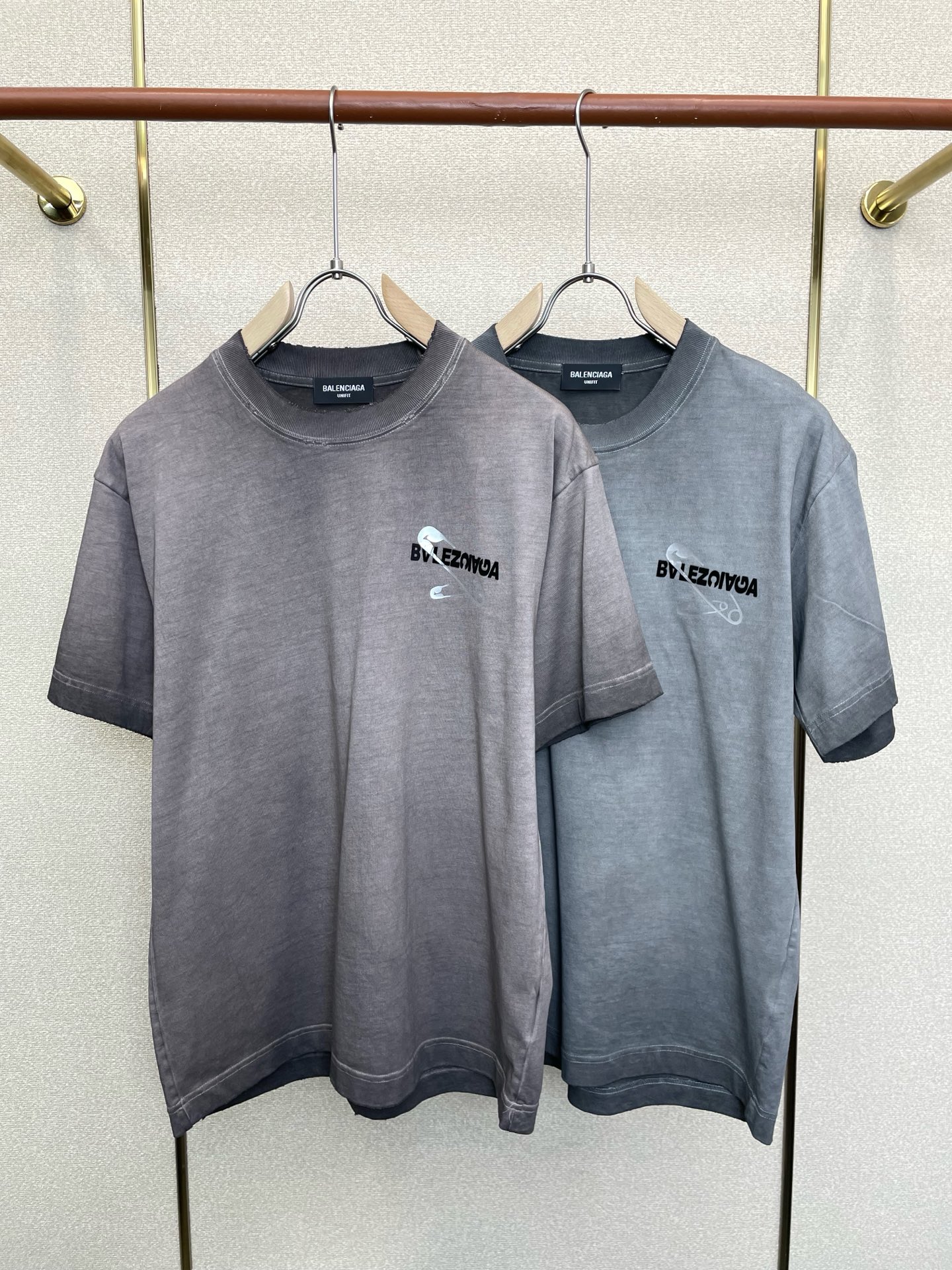 。Balenciaga巴黎世家💥砸锅卖铁都要上的新款新款原单男士休闲短袖 高端定制 高端版本 时尚百搭爆