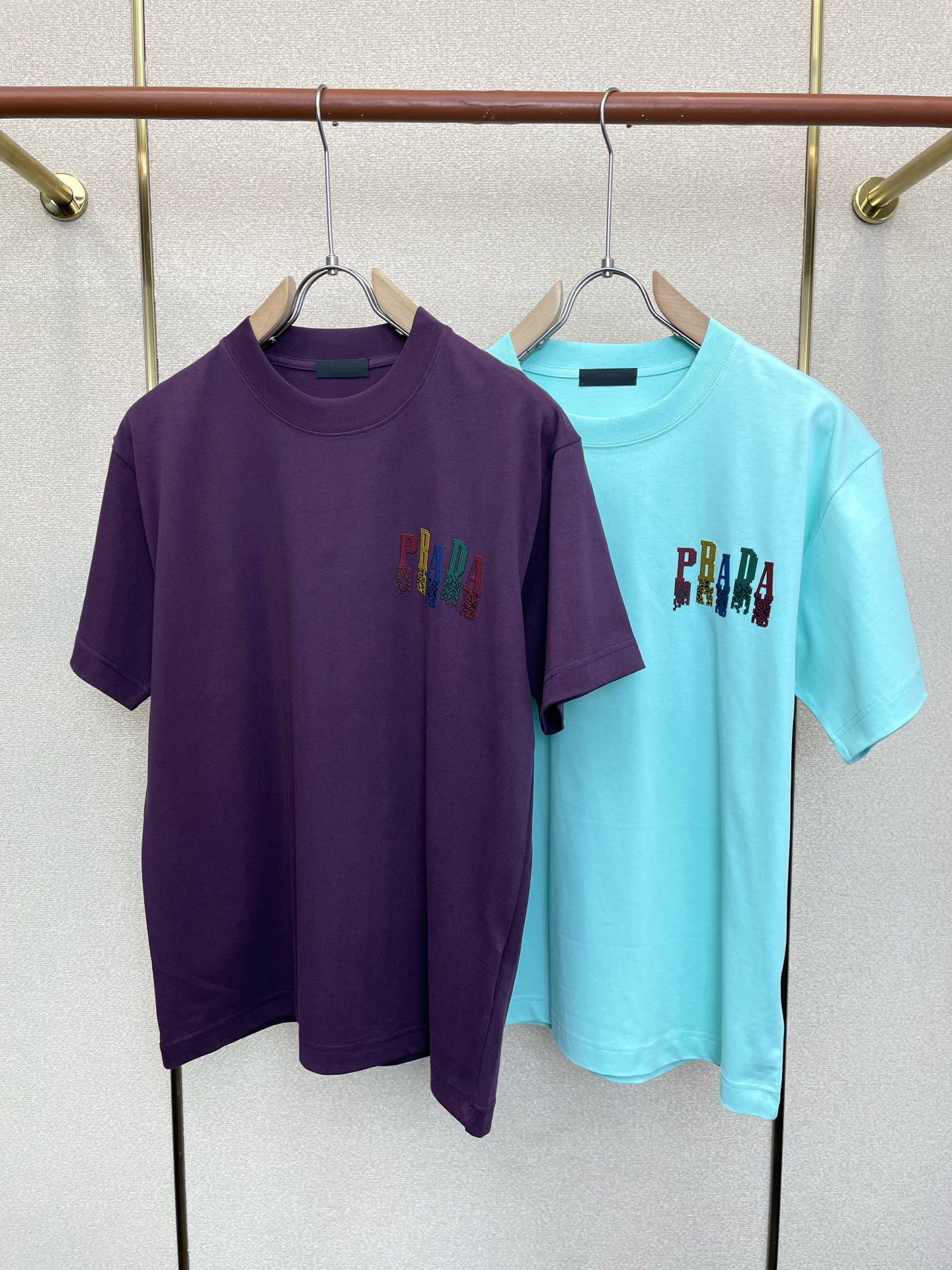 。Prada普拉达💥砸锅卖铁都要上的新款新款原单男士休闲短袖 高端定制 高端版本 时尚百搭爆款⚠️⚠️✨