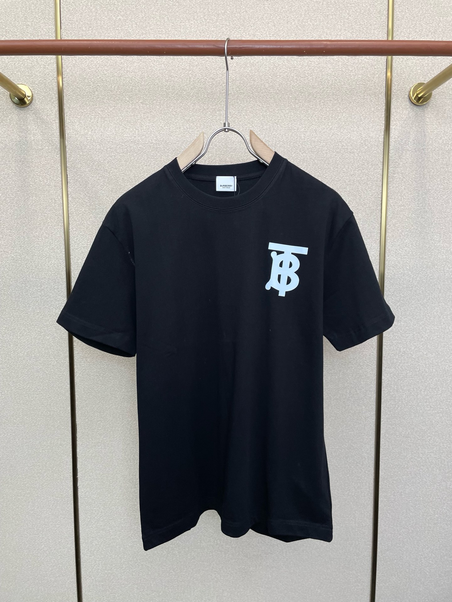 。Burberry巴宝莉💥砸锅卖铁都要上的新款新款原单男士休闲短袖 高端定制 高端版本 时尚百搭爆款⚠️