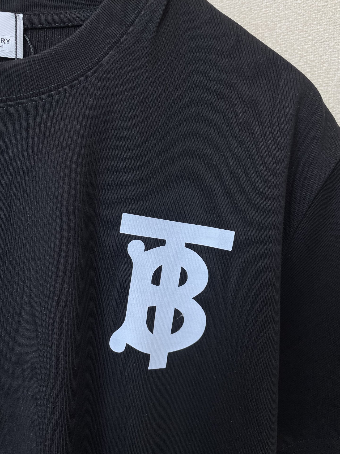 。Burberry巴宝莉💥砸锅卖铁都要上的新款新款原单男士休闲短袖 高端定制 高端版本 时尚百搭爆款⚠️