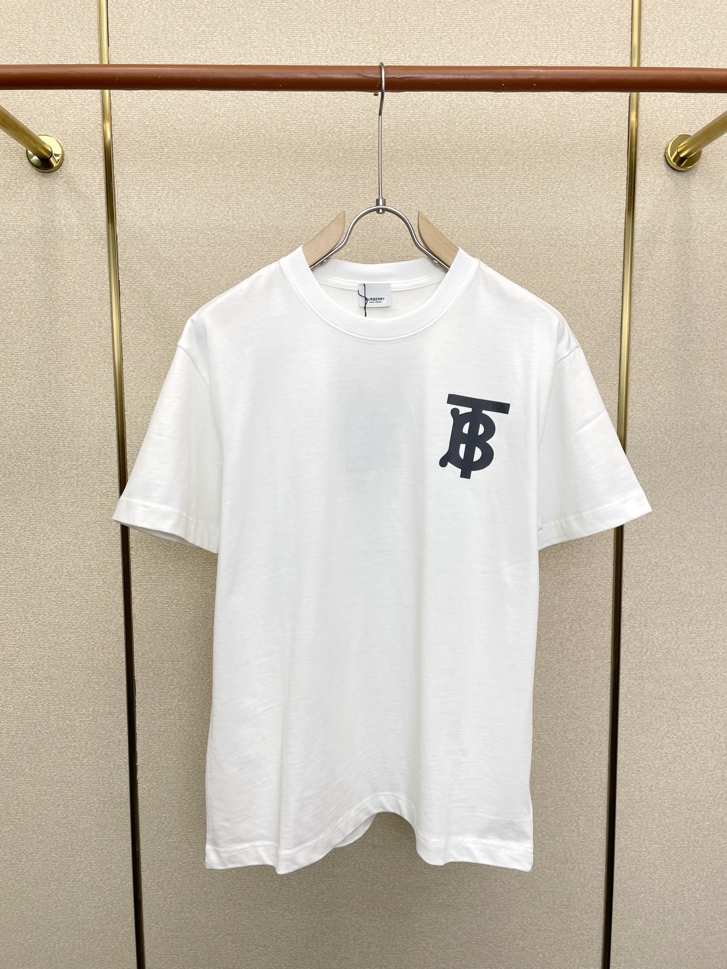 。Burberry巴宝莉💥砸锅卖铁都要上的新款新款原单男士休闲短袖 高端定制 高端版本 时尚百搭爆款⚠️