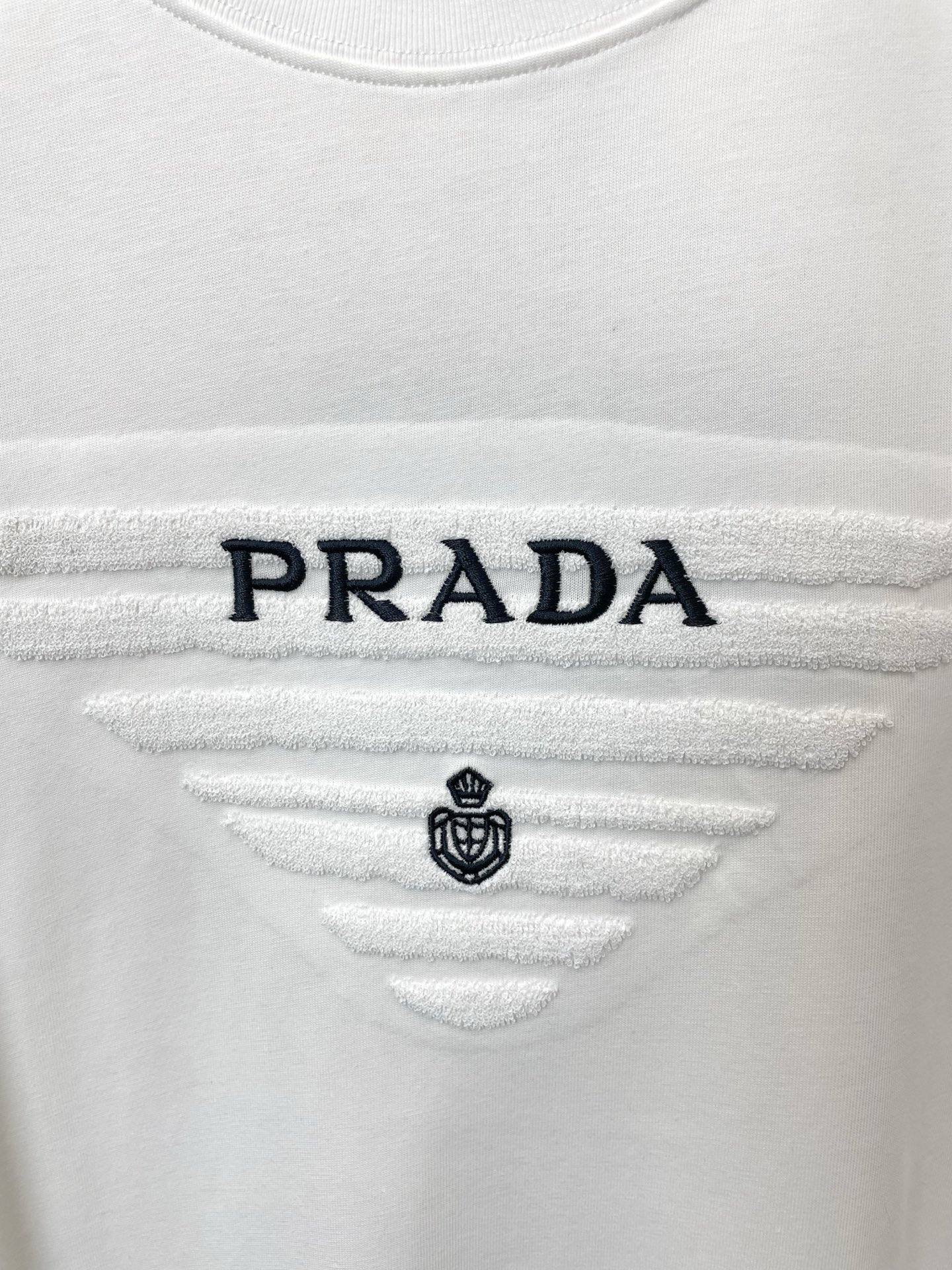 。Prada普拉达💥砸锅卖铁都要上的新款新款原单男士休闲短袖 高端定制 高版本 时尚百搭爆款⚠️⚠️✨✨