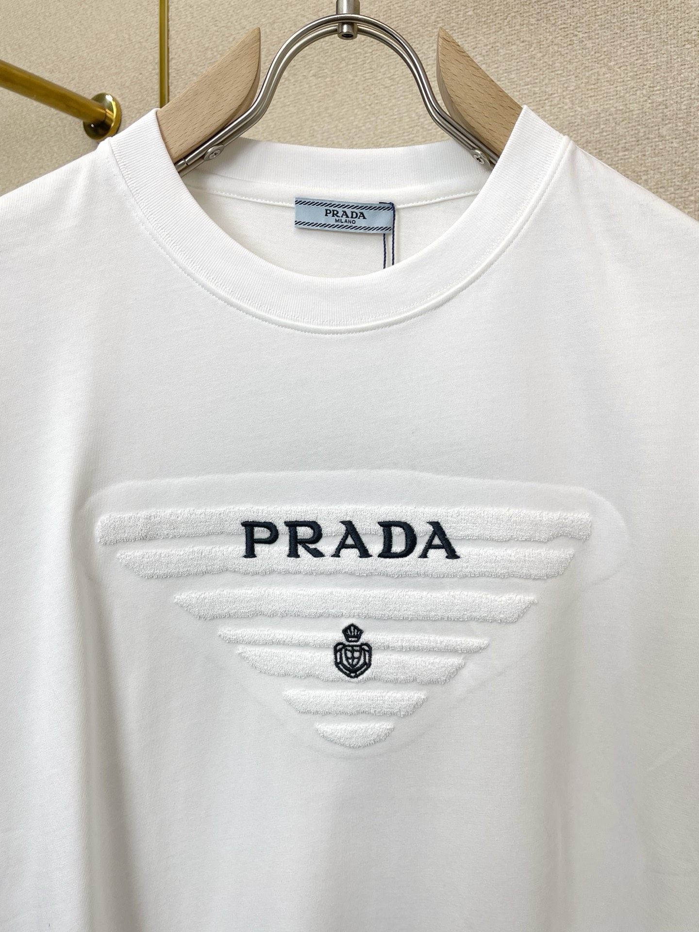 。Prada普拉达💥砸锅卖铁都要上的新款新款原单男士休闲短袖 高端定制 高版本 时尚百搭爆款⚠️⚠️✨✨