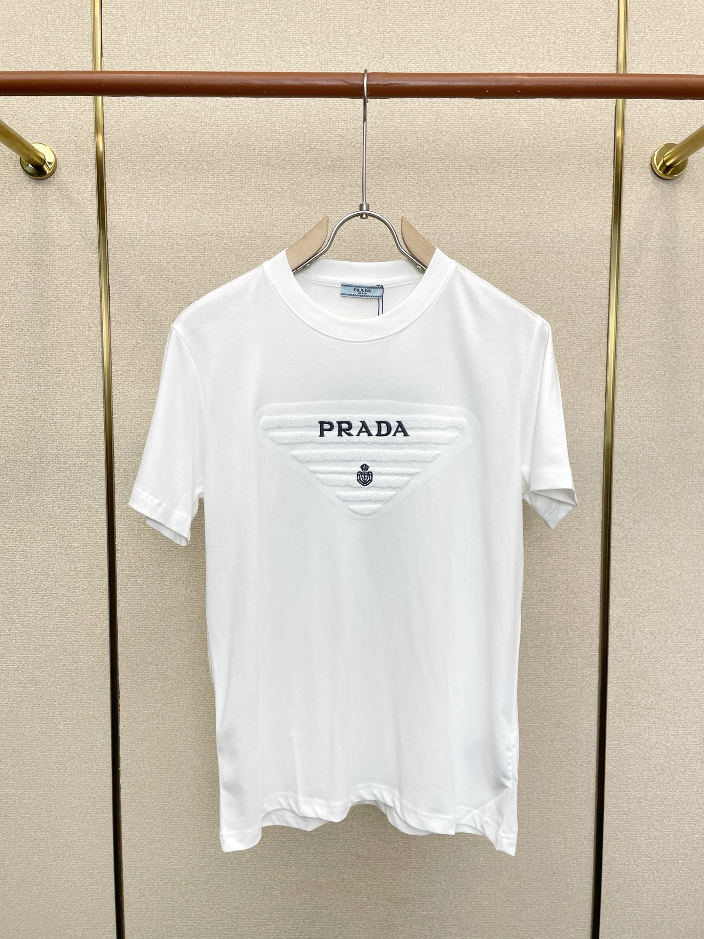 。Prada普拉达💥砸锅卖铁都要上的新款新款原单男士休闲短袖 高端定制 高版本 时尚百搭爆款⚠️⚠️✨✨