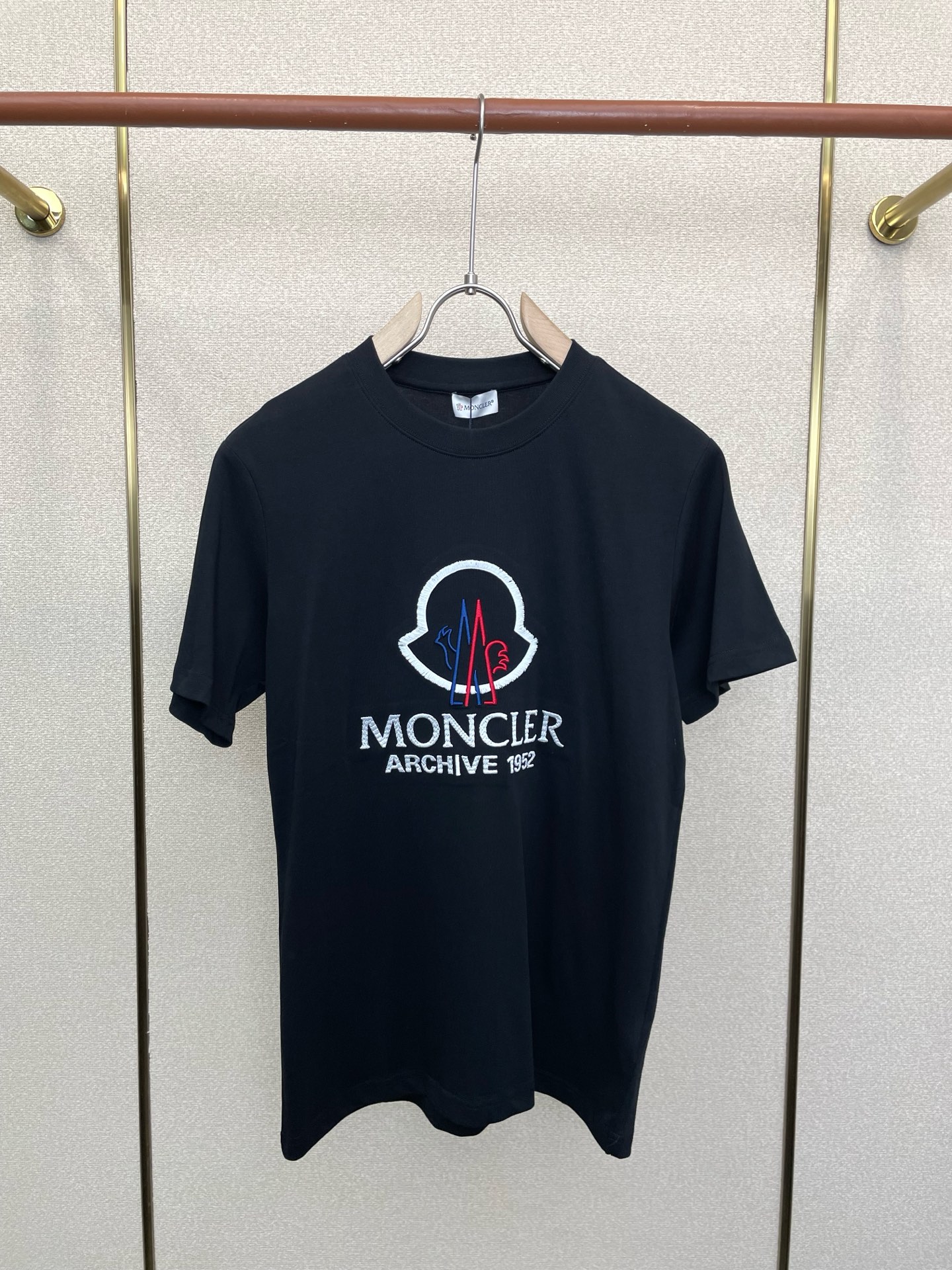 。Moncler蒙口💥砸锅卖铁都要上的新款新款原单男士休闲短袖 高端定制 高版本 时尚百搭爆款⚠️⚠️✨