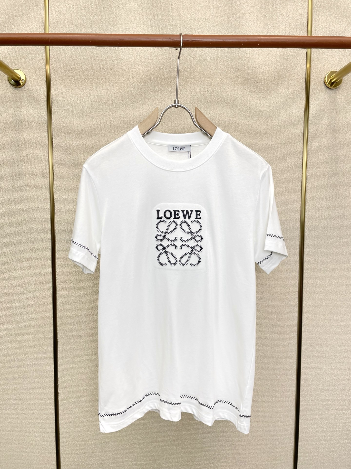。LOEWE罗意威💥砸锅卖铁都要上的新款新款原单男士休闲短袖 高端定制 高版本 时尚百搭爆款⚠️⚠️✨✨