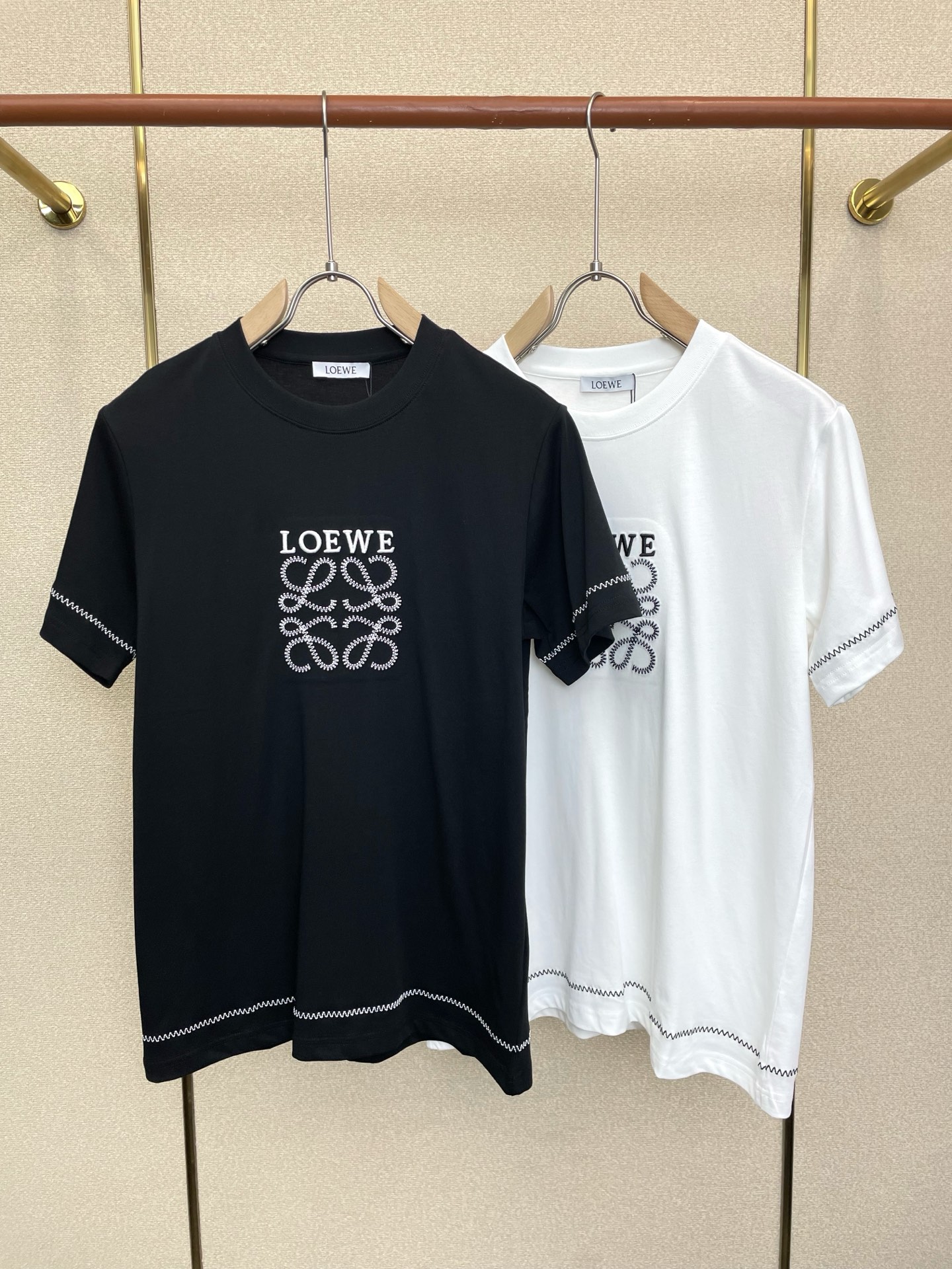 。LOEWE罗意威💥砸锅卖铁都要上的新款新款原单男士休闲短袖 高端定制 高版本 时尚百搭爆款⚠️⚠️✨✨