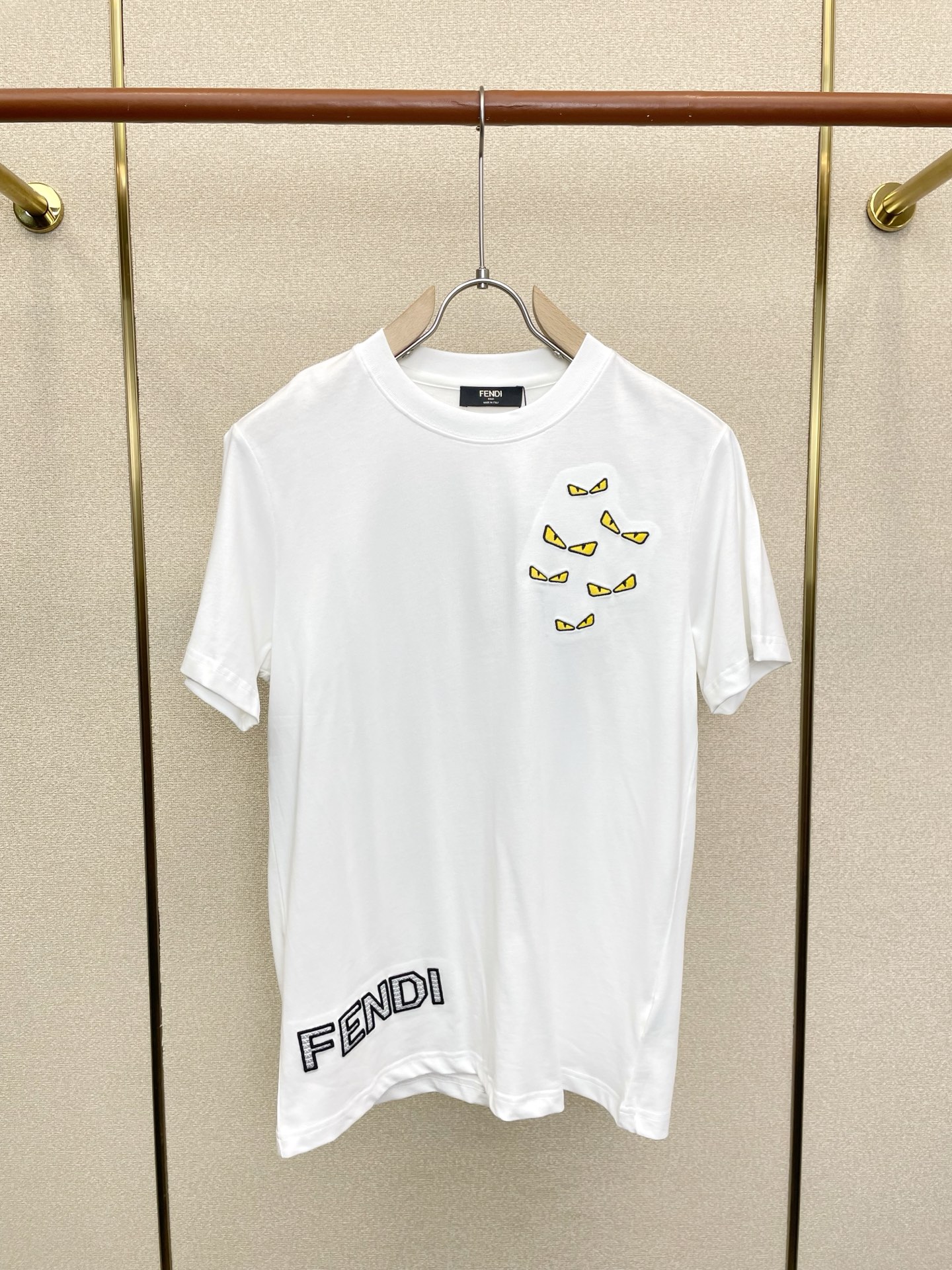 。FENDI芬迪💥砸锅卖铁都要上的新款新款原单男士休闲短袖 高端定制 高版本 时尚百搭爆款⚠️⚠️✨✨进