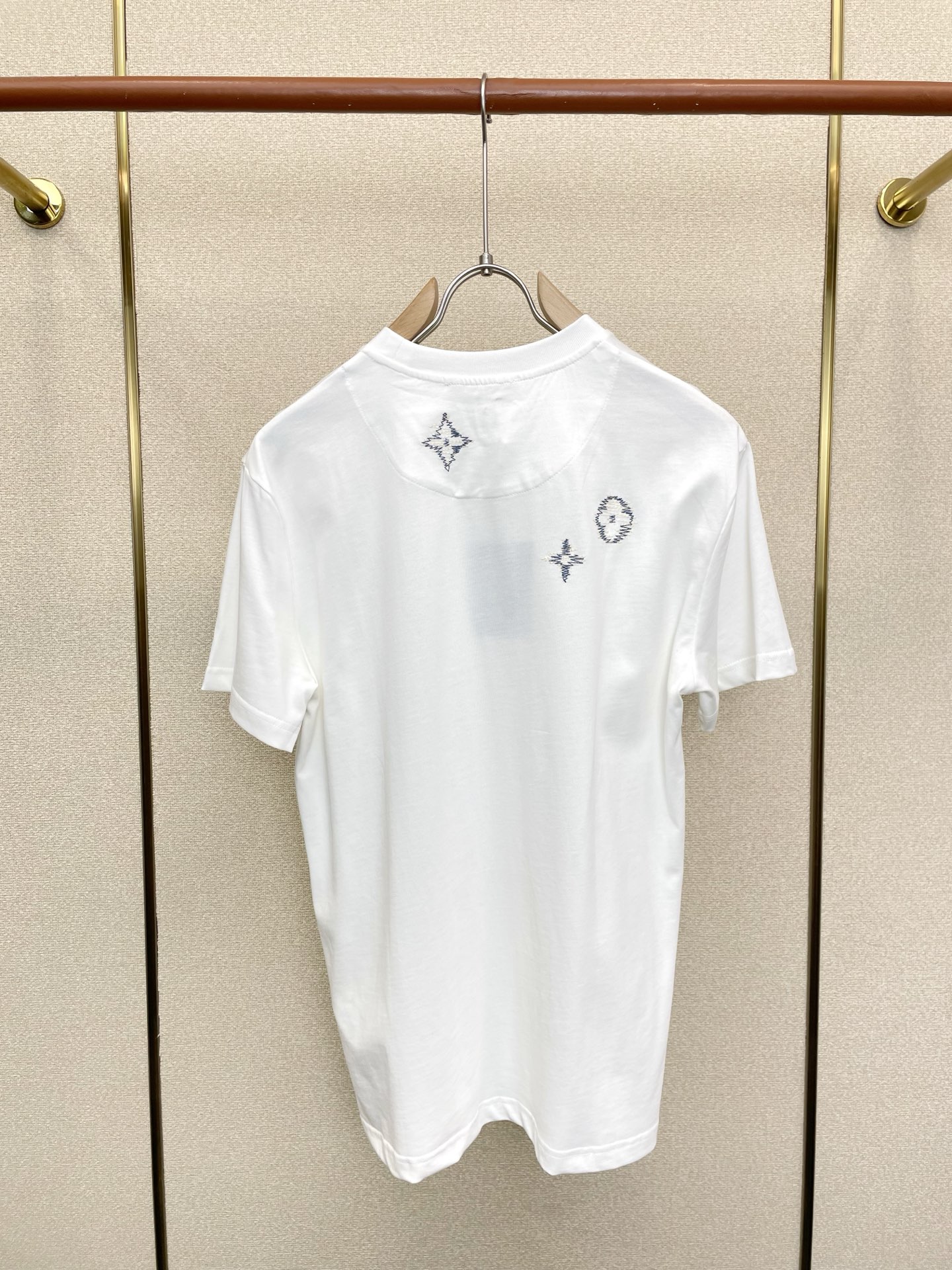 。Louis Vuitton路易威登💥砸锅卖铁都要上的新款新款原单男士休闲短袖 高端定制 高端版本 时尚
