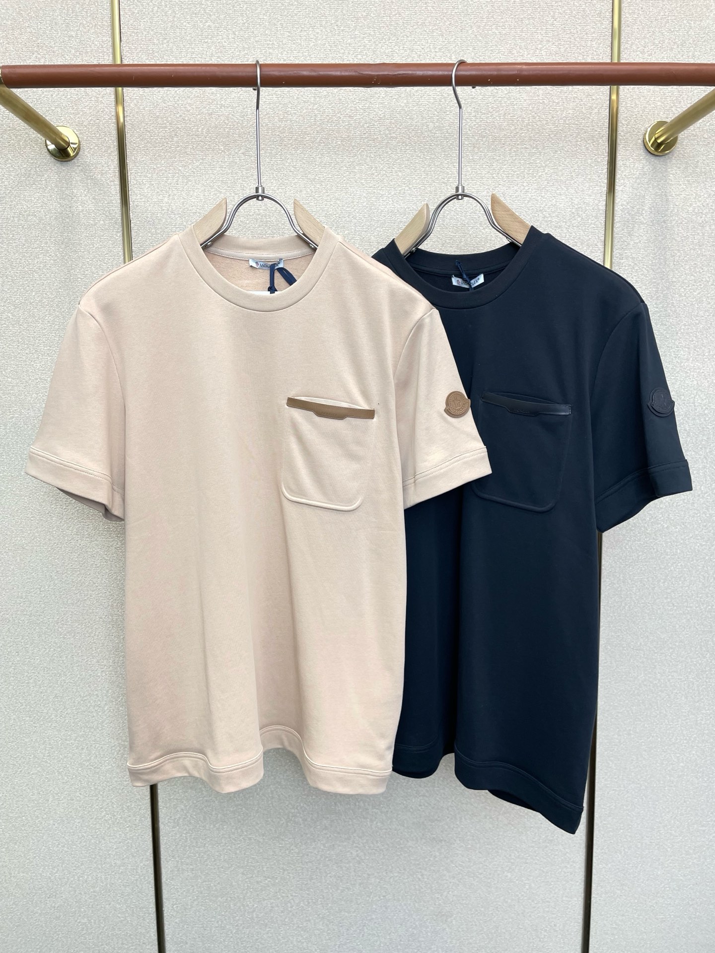 。Moncler蒙口💥砸锅卖铁都要上的新款新款原单男士休闲短袖 高端定制 高端版本 时尚百搭爆款⚠️⚠️