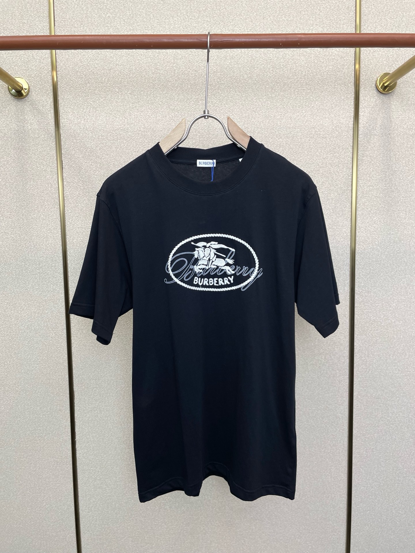 。Burberry巴宝莉💥砸锅卖铁都要上的新款新款原单男士休闲短袖 高端定制 高端版本 时尚百搭爆款⚠️
