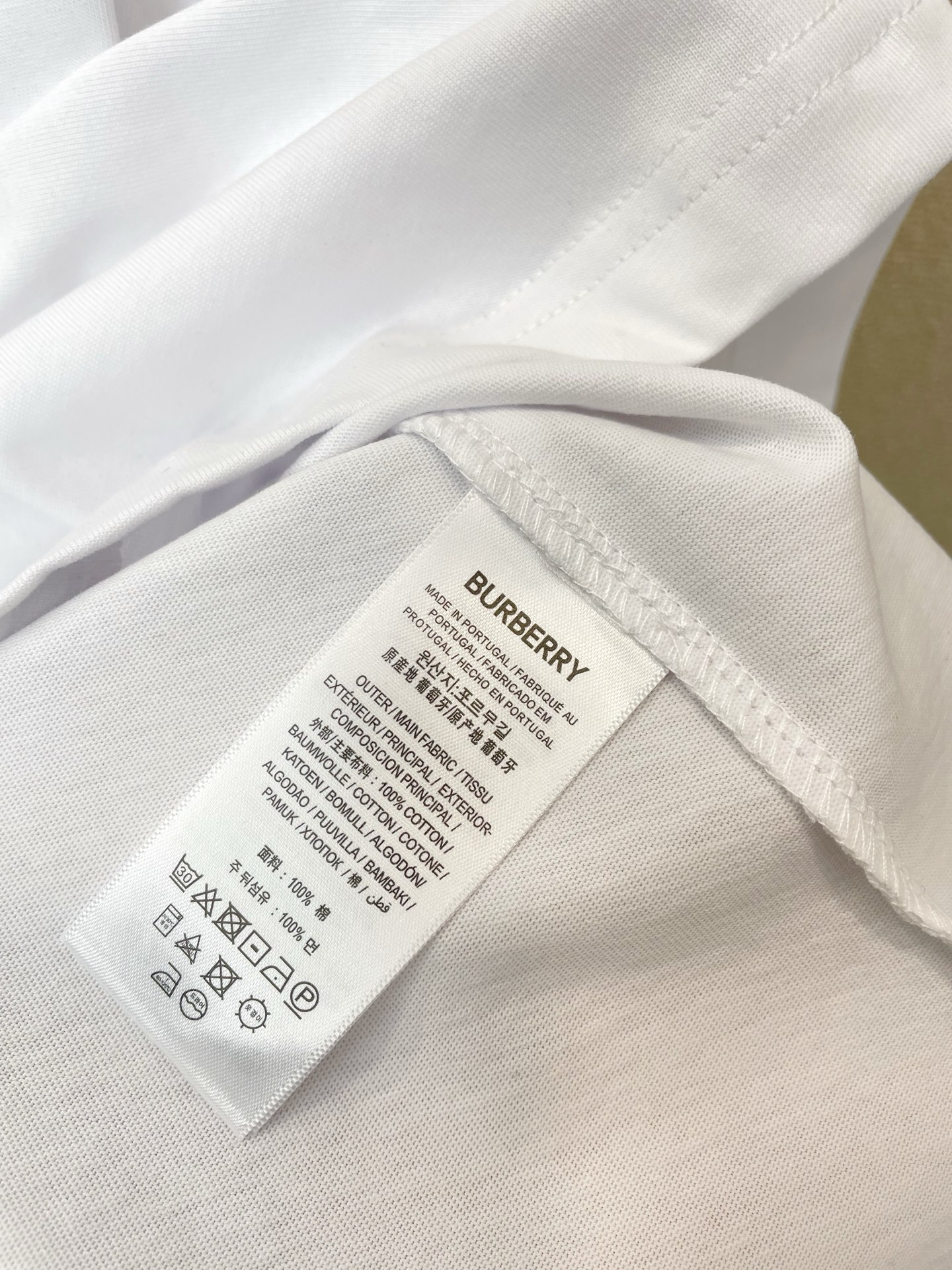 。Burberry巴宝莉💥砸锅卖铁都要上的新款新款原单男士休闲短袖 高端定制 高端版本 时尚百搭爆款⚠️