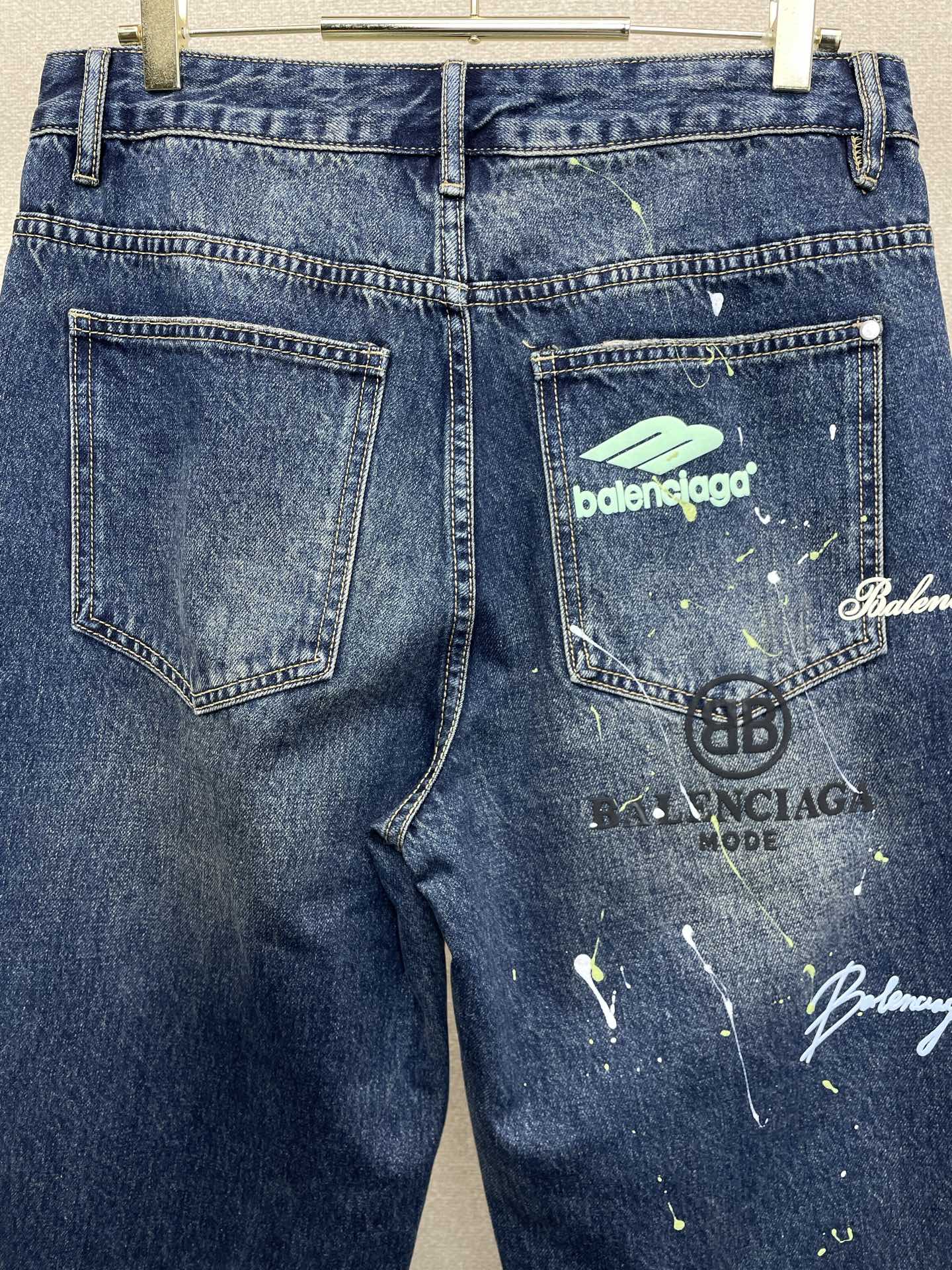。Balenciaga巴黎世家💥砸锅卖铁都要上的新款新款 休闲牛仔裤👖高端版本！专柜定制面料 透气舒适度