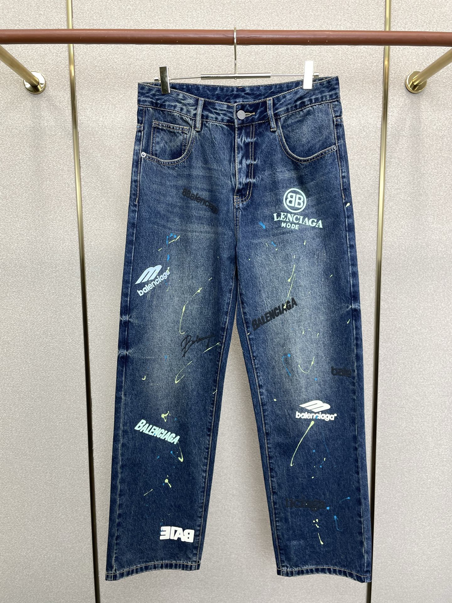 。Balenciaga巴黎世家💥砸锅卖铁都要上的新款新款 休闲牛仔裤👖高端版本！专柜定制面料 透气舒适度
