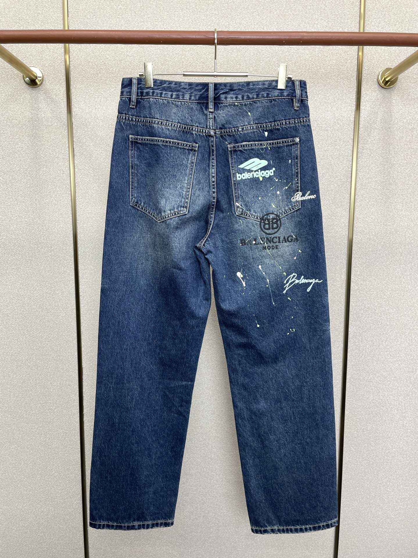 。Balenciaga巴黎世家💥砸锅卖铁都要上的新款新款 休闲牛仔裤👖高端版本！专柜定制面料 透气舒适度